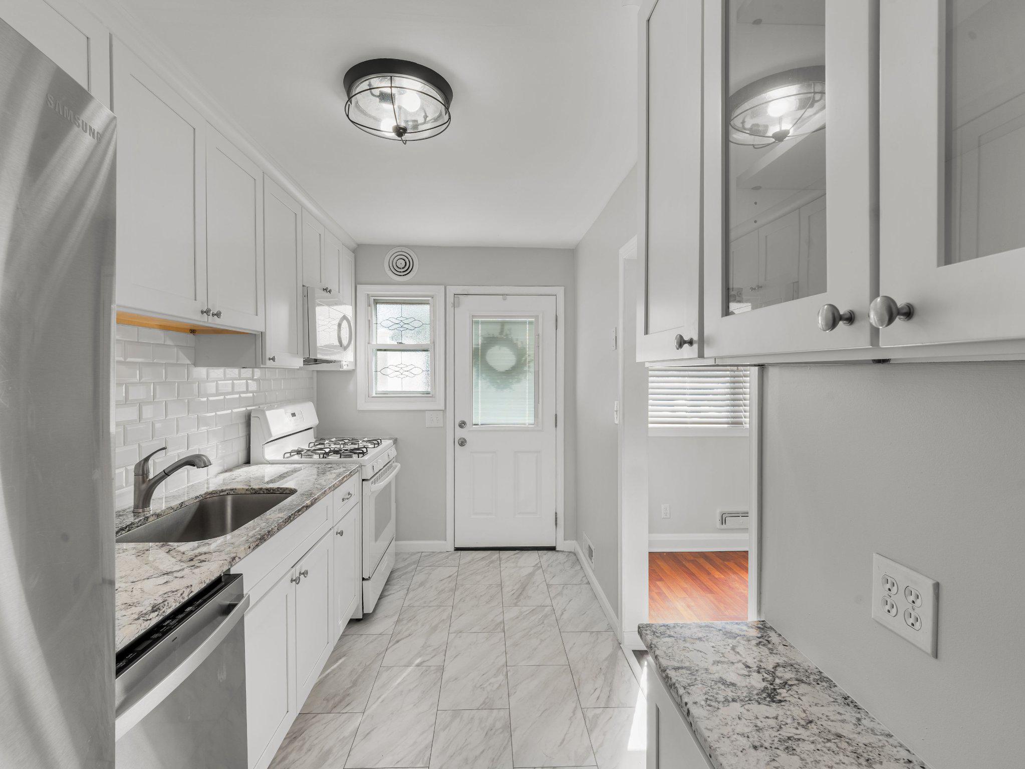 GUILFORD MANOR - Residential