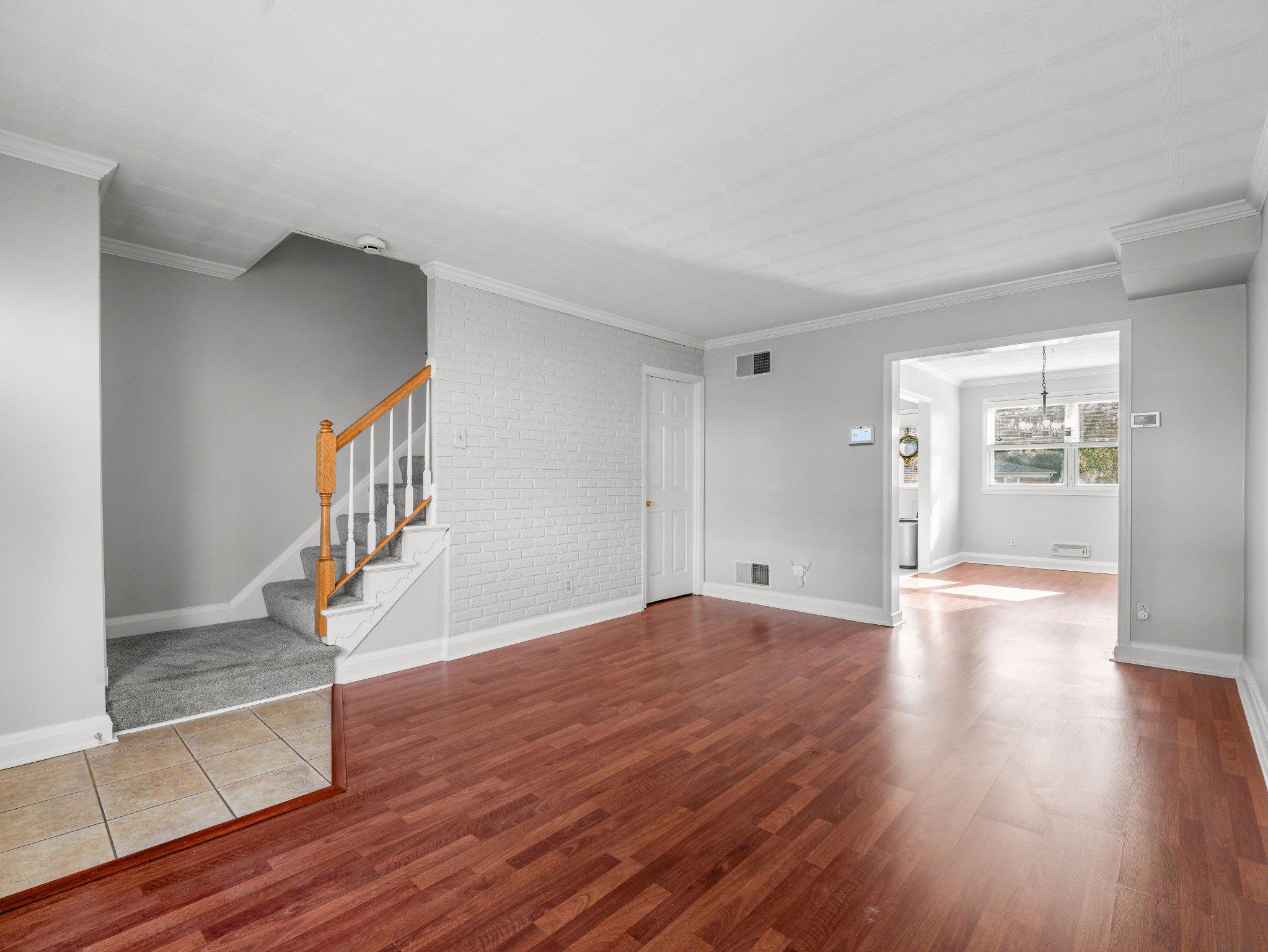 GUILFORD MANOR - Residential