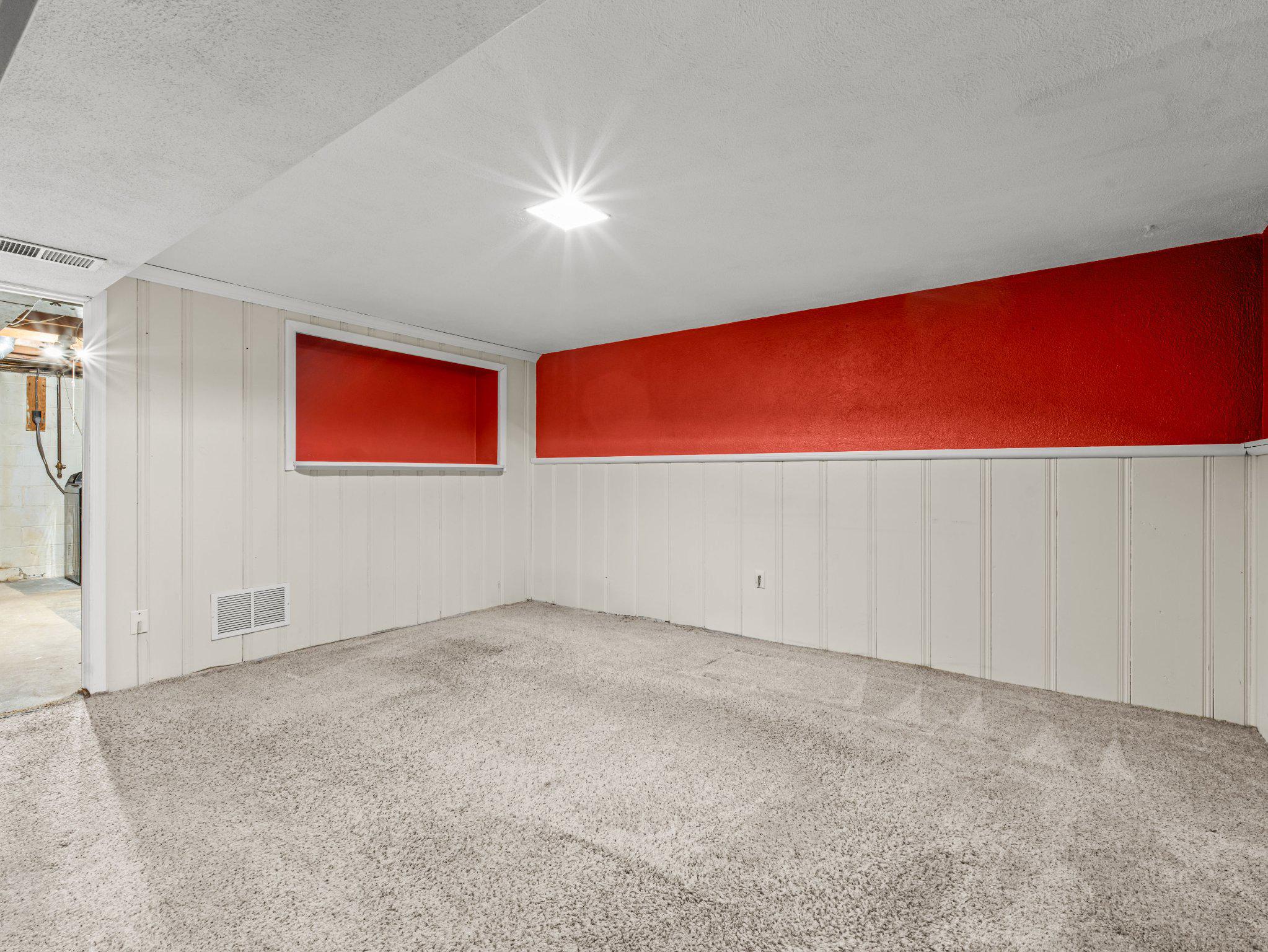 GUILFORD MANOR - Residential