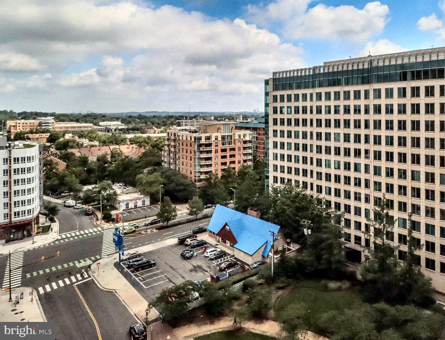 900 N STAFFORD 1408