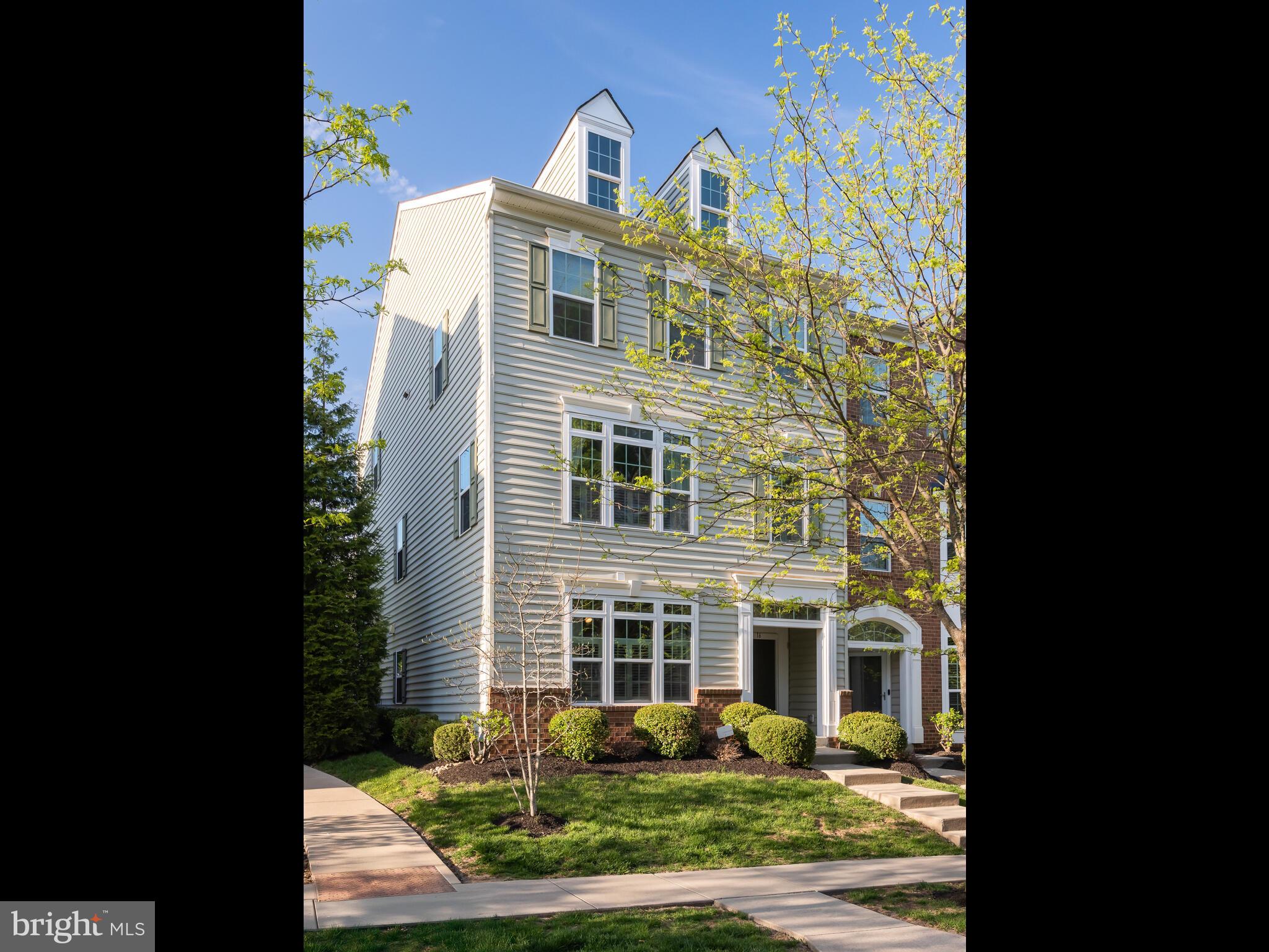 14 EAGLE LANE