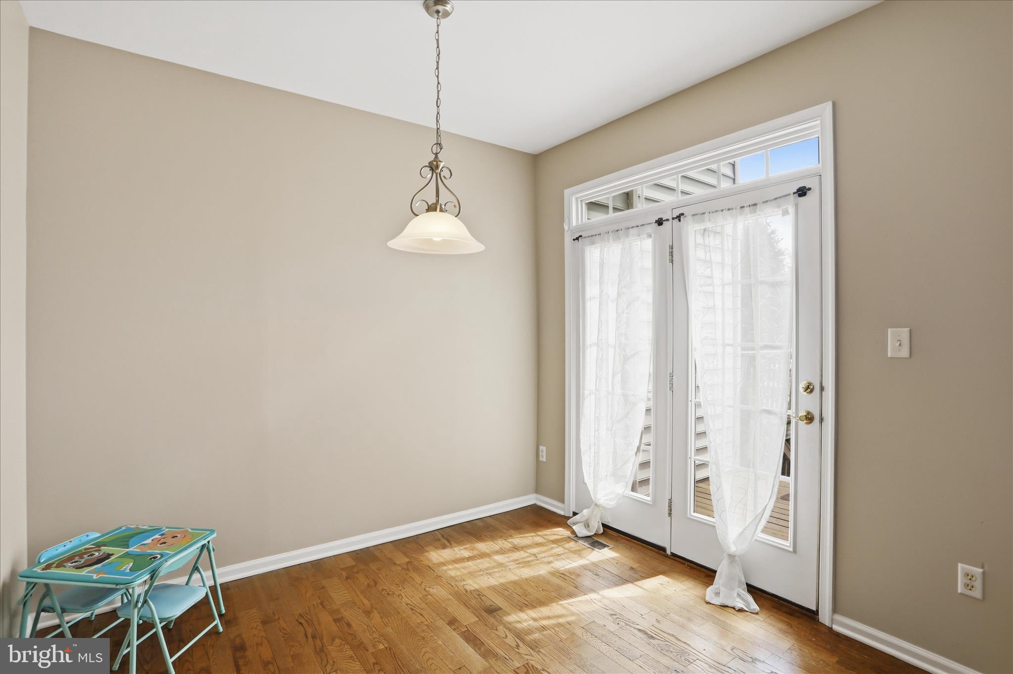 ENCLAVE - Residential