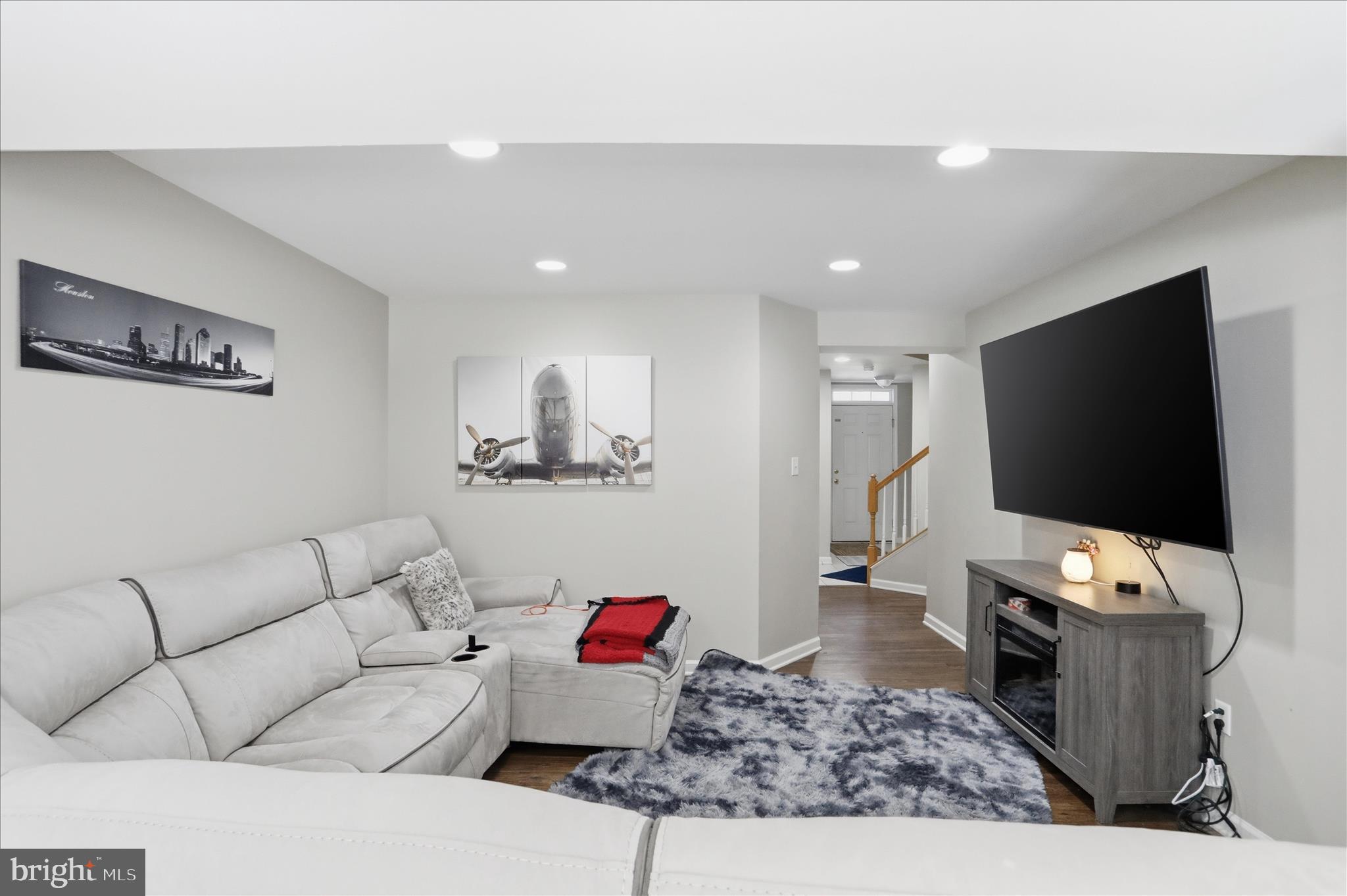 ENCLAVE - Residential