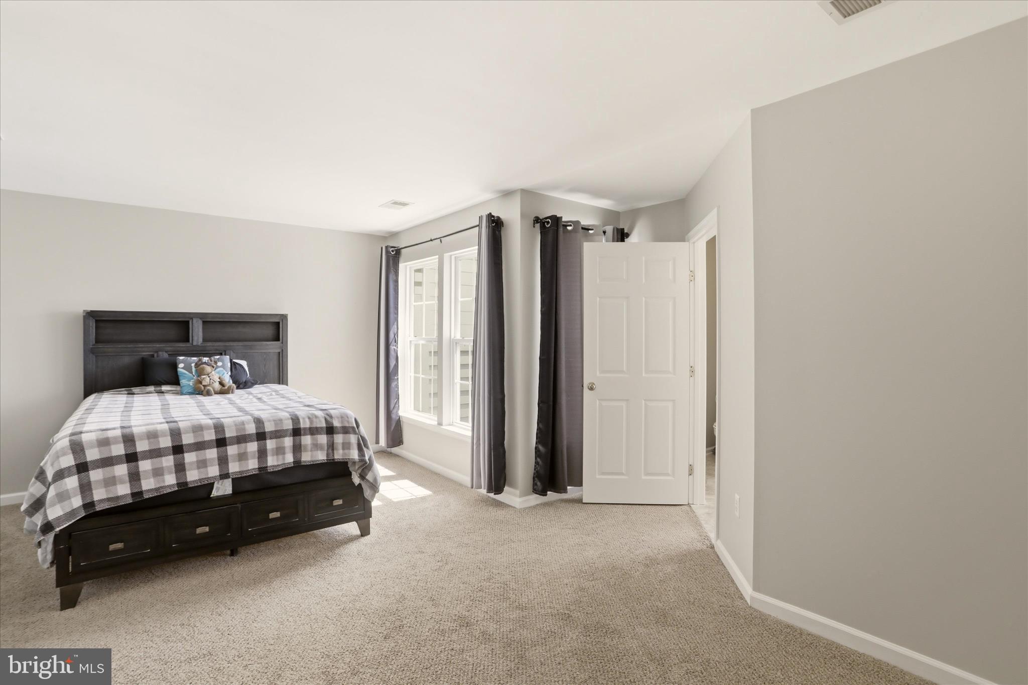 ENCLAVE - Residential