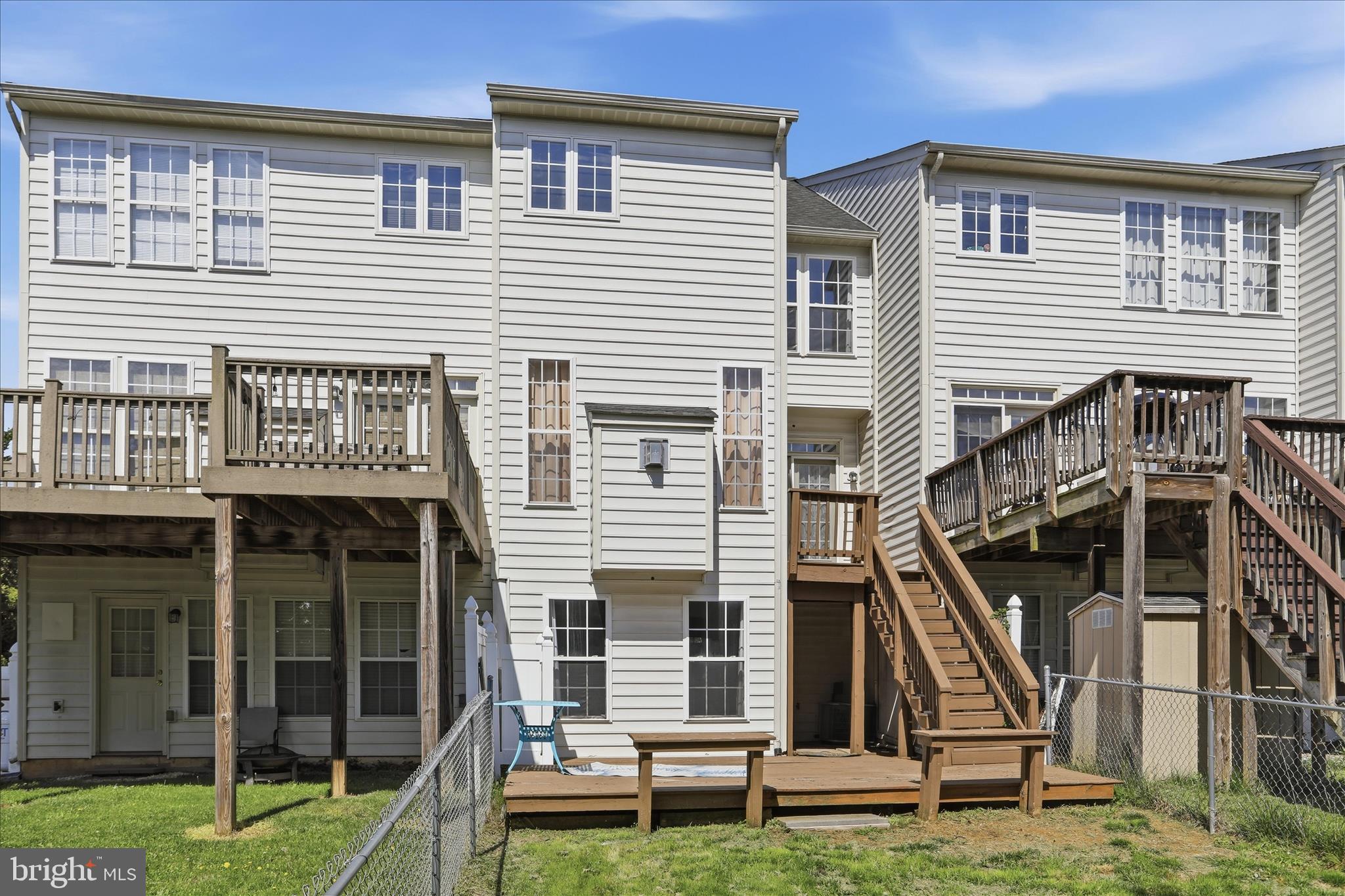 ENCLAVE - Residential