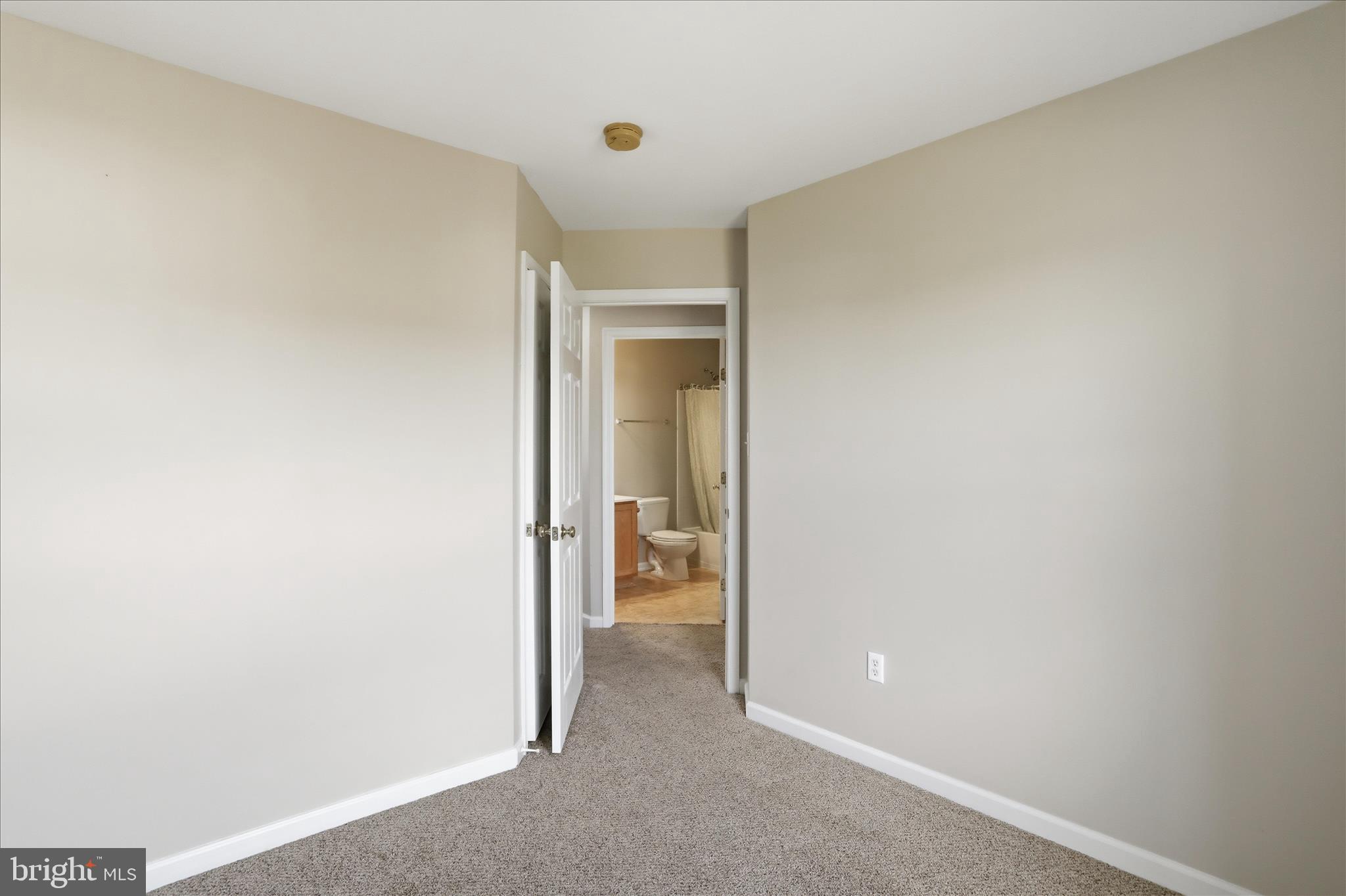 ENCLAVE - Residential