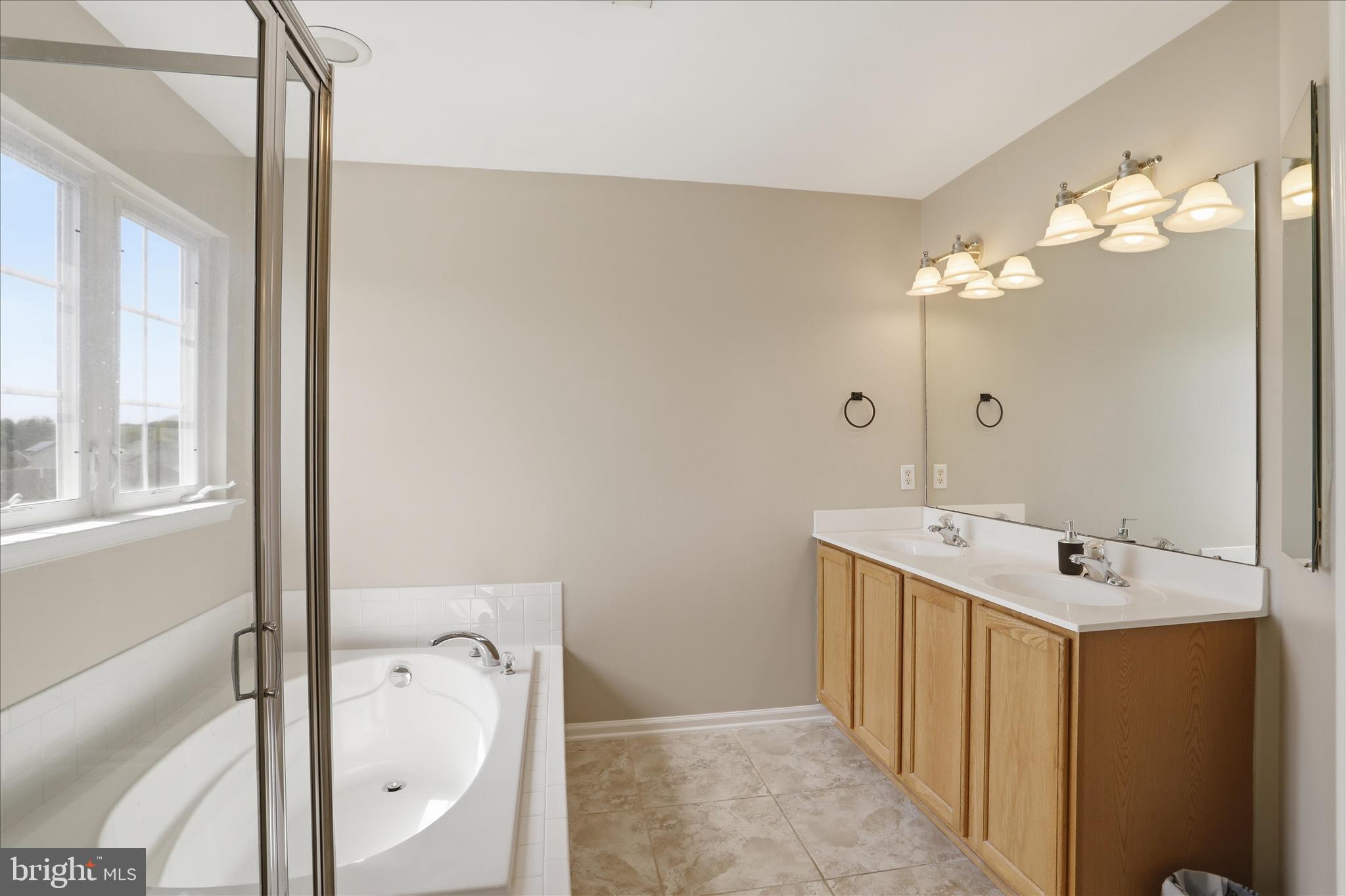 ENCLAVE - Residential