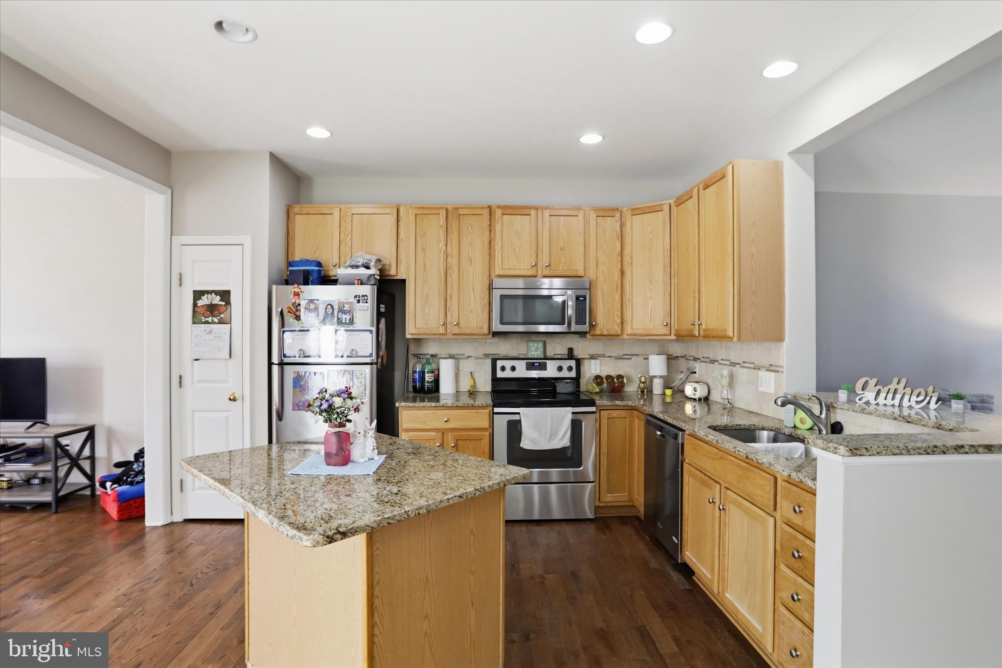 ENCLAVE - Residential