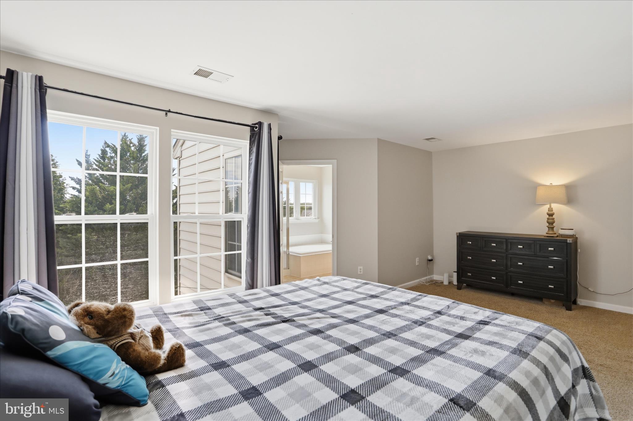 ENCLAVE - Residential