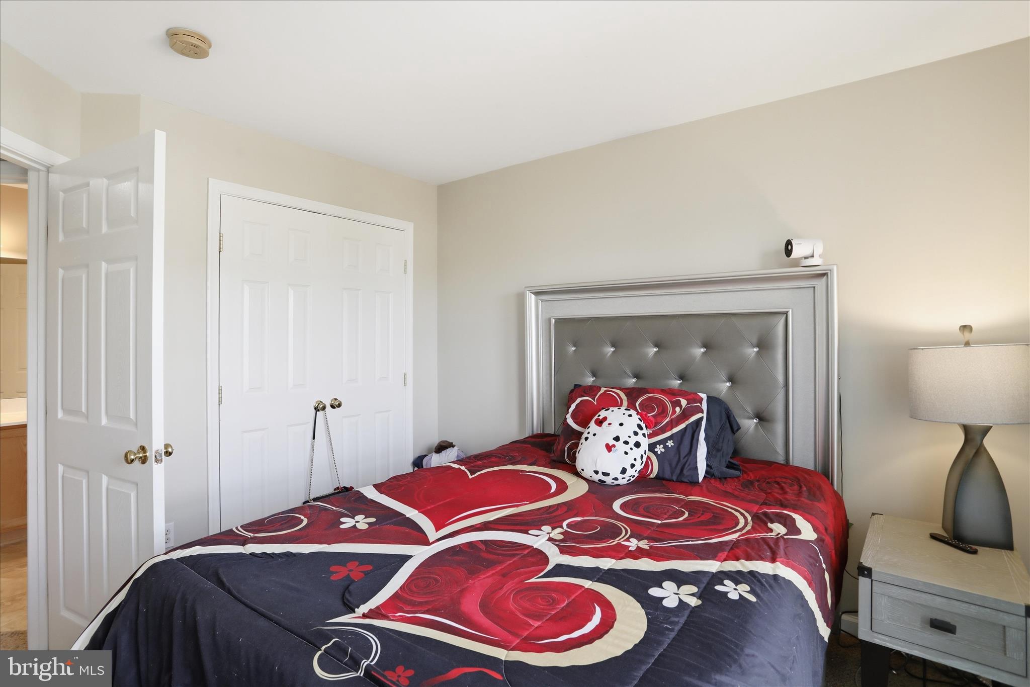 ENCLAVE - Residential