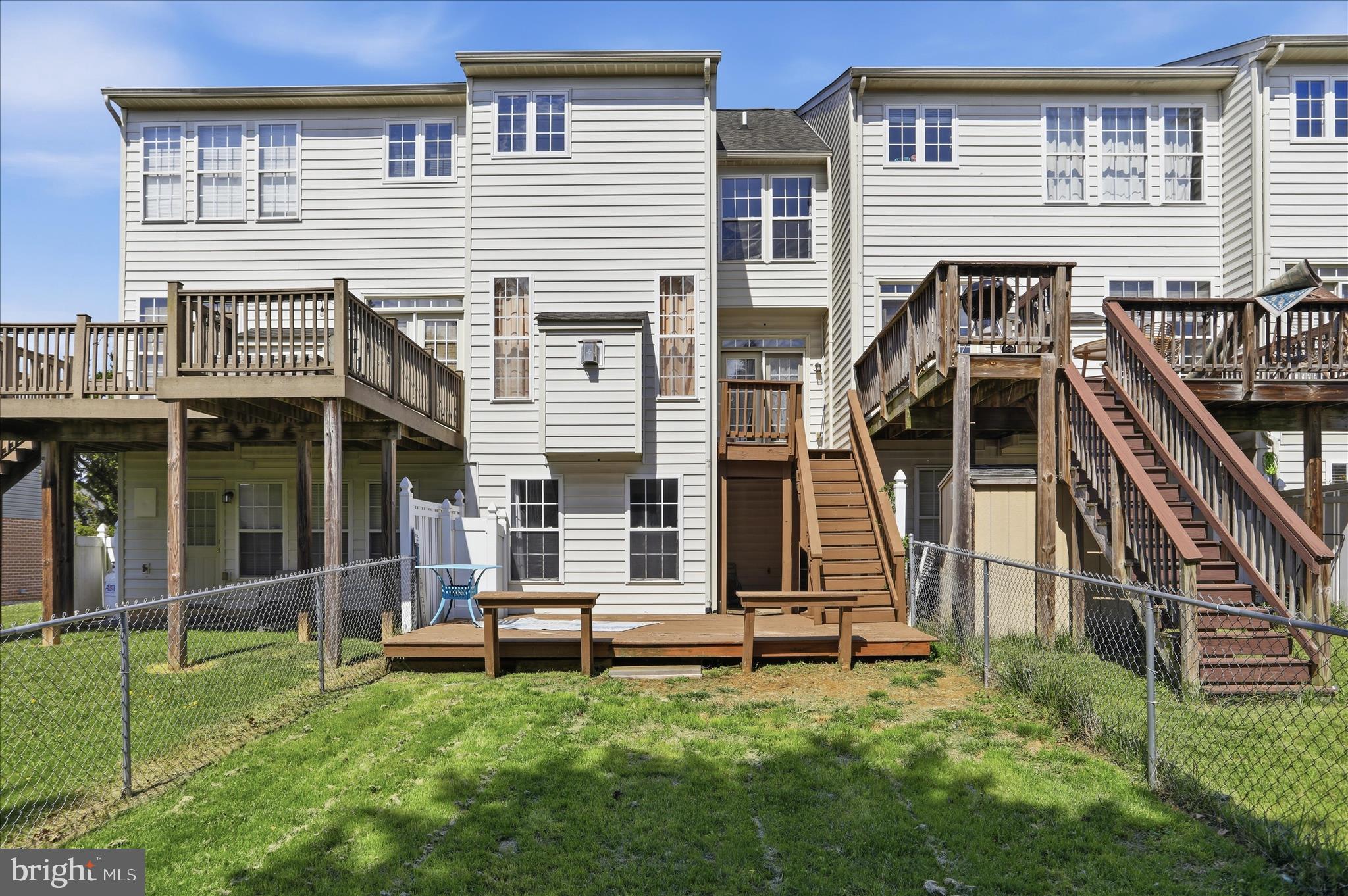 ENCLAVE - Residential