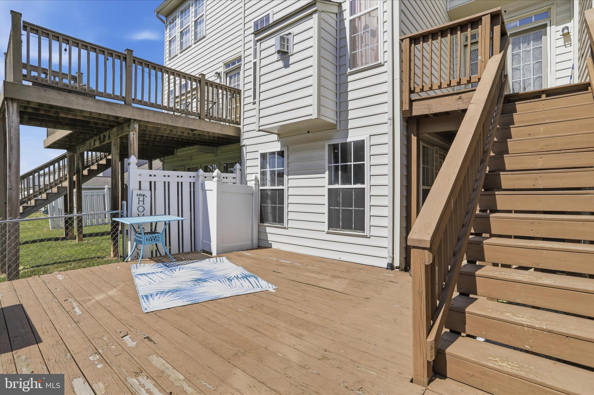 ENCLAVE - Residential