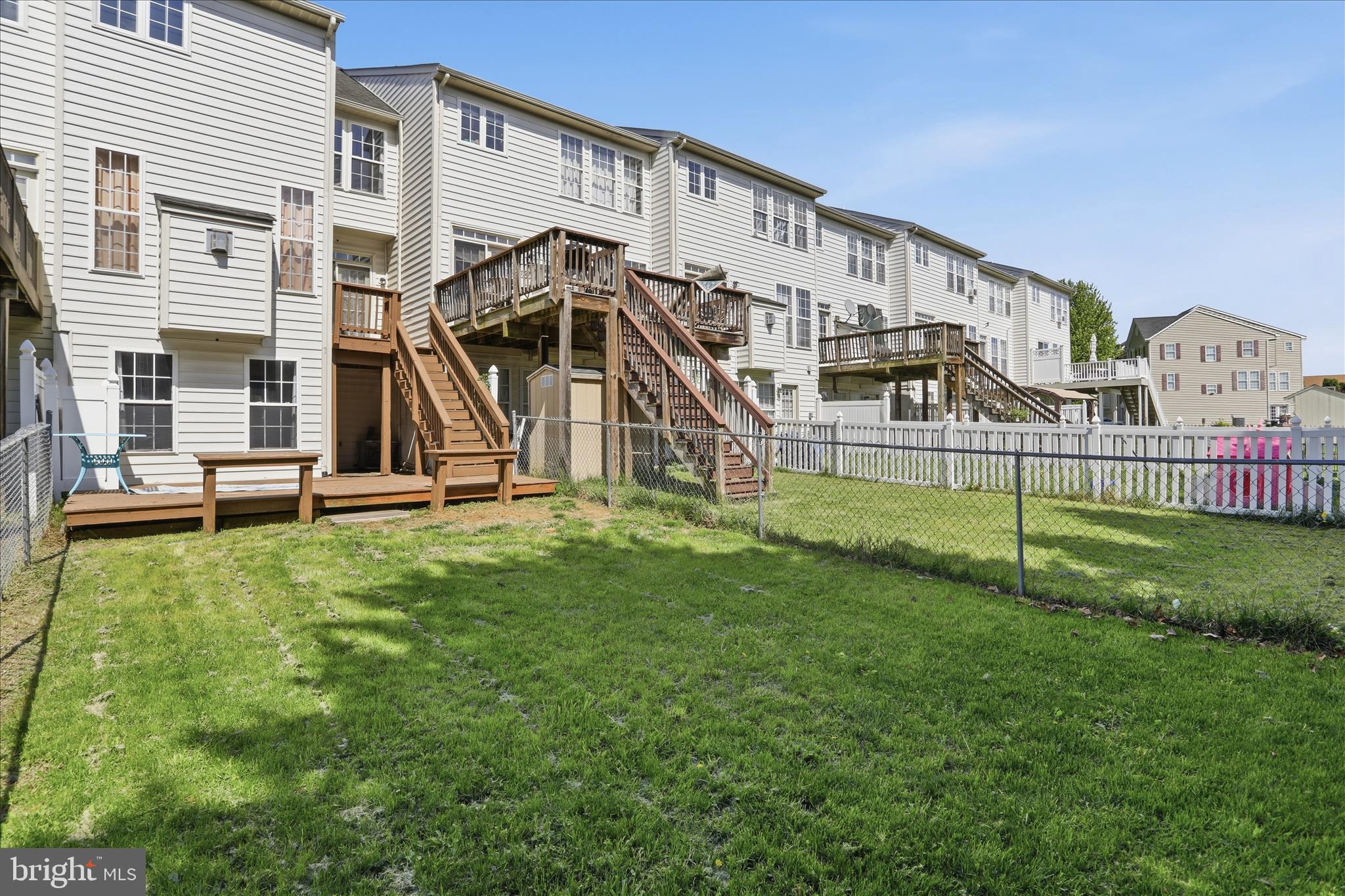 ENCLAVE - Residential