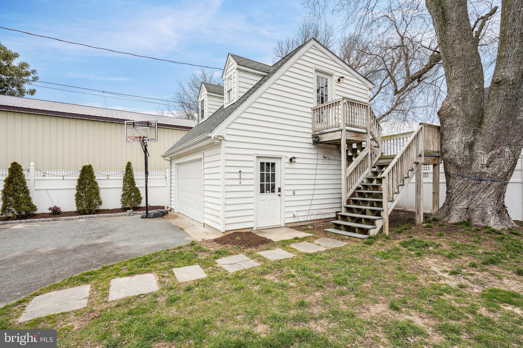 EASTON - Residential