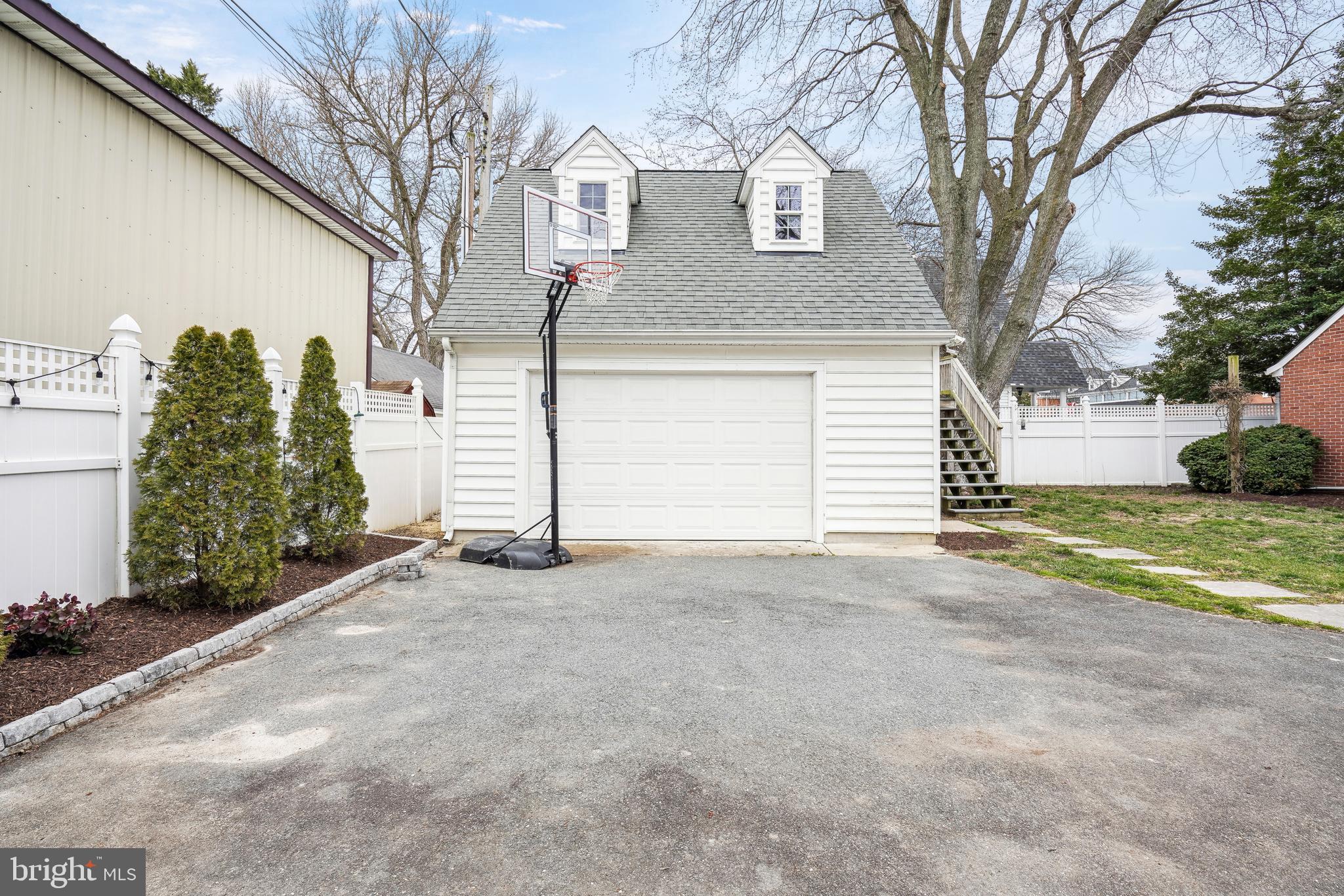 EASTON - Residential