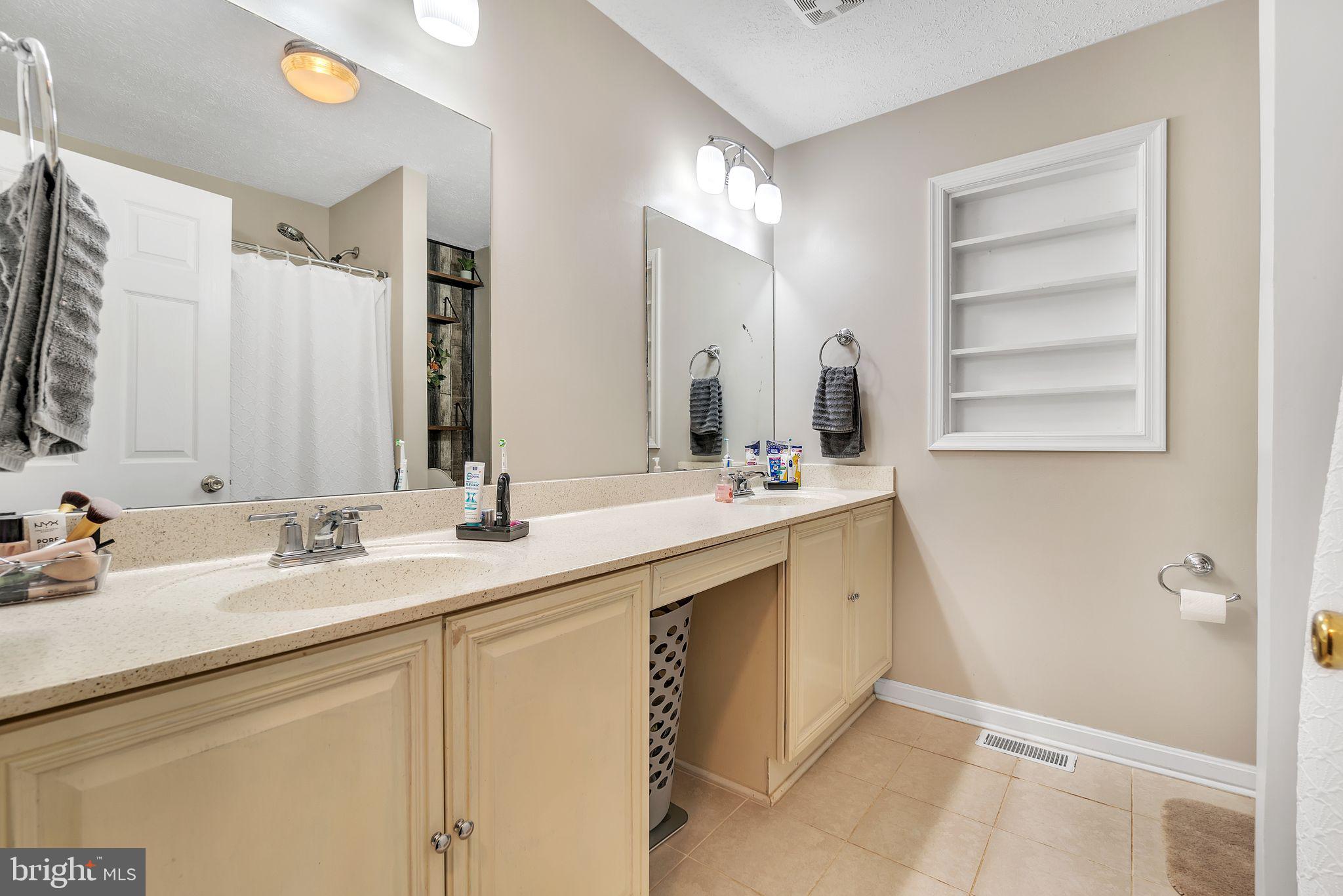 HERITAGE ESTATES - Residential