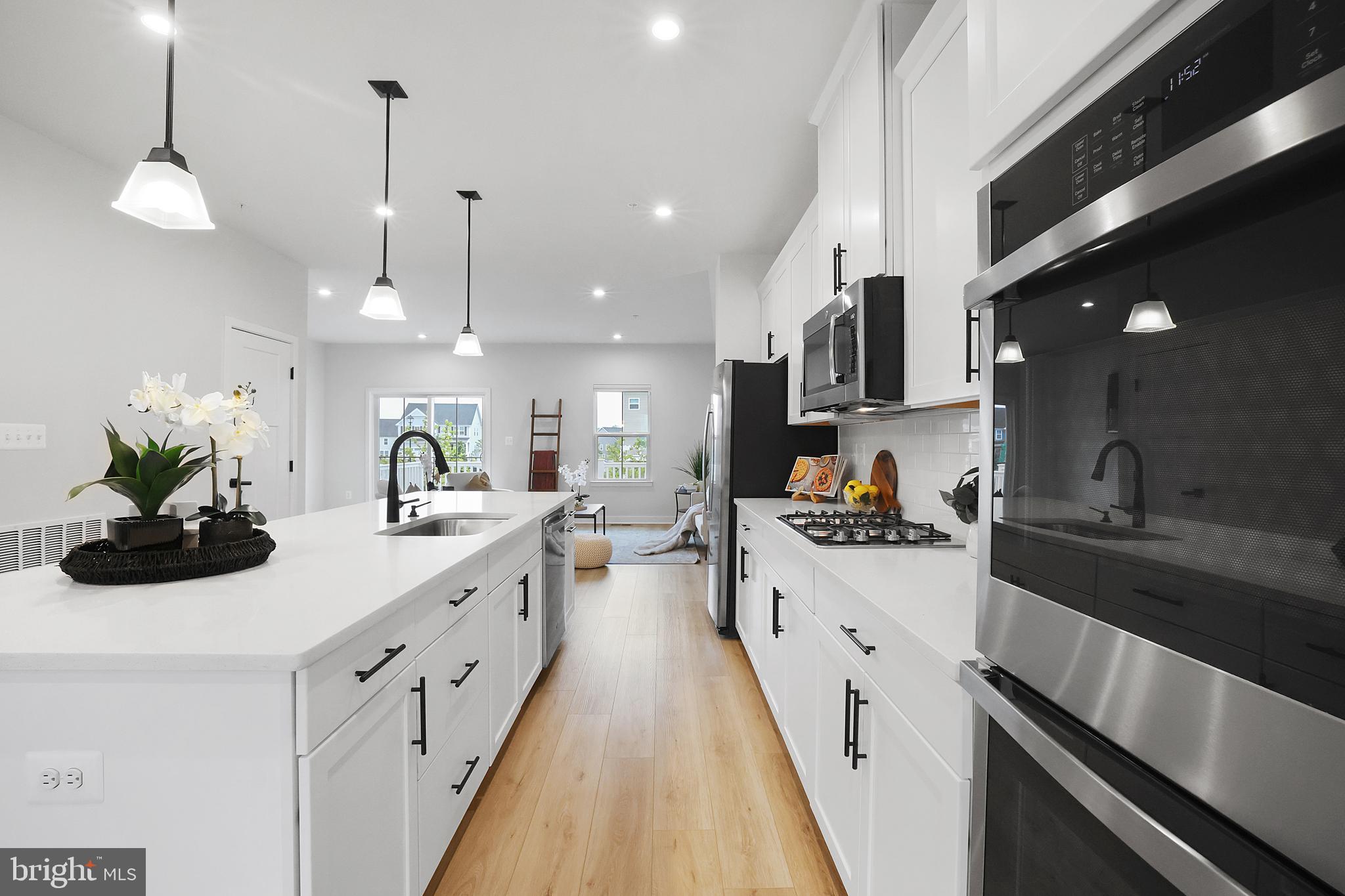 8109 PRIMROSE LANE