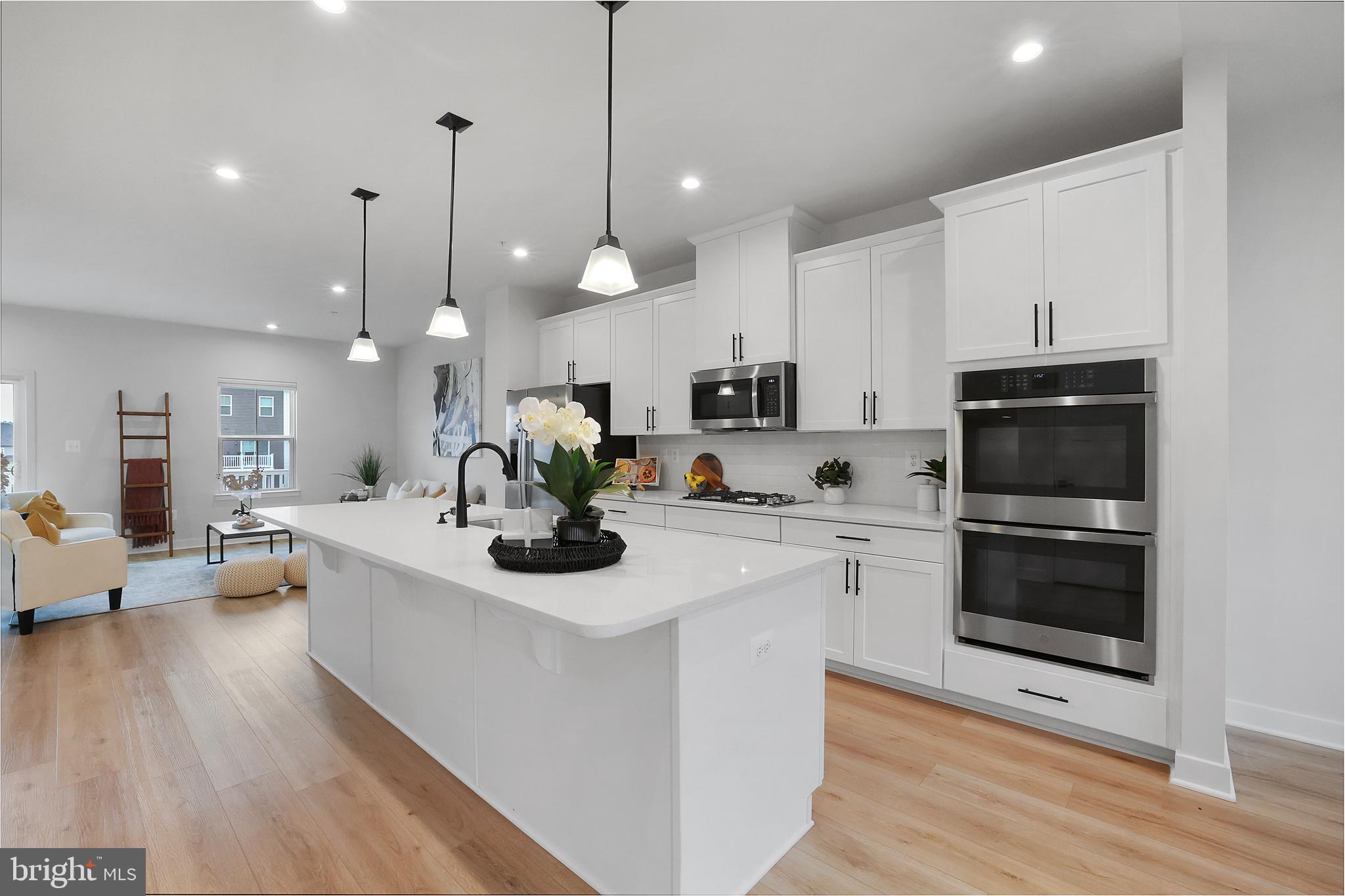 8109 PRIMROSE LANE