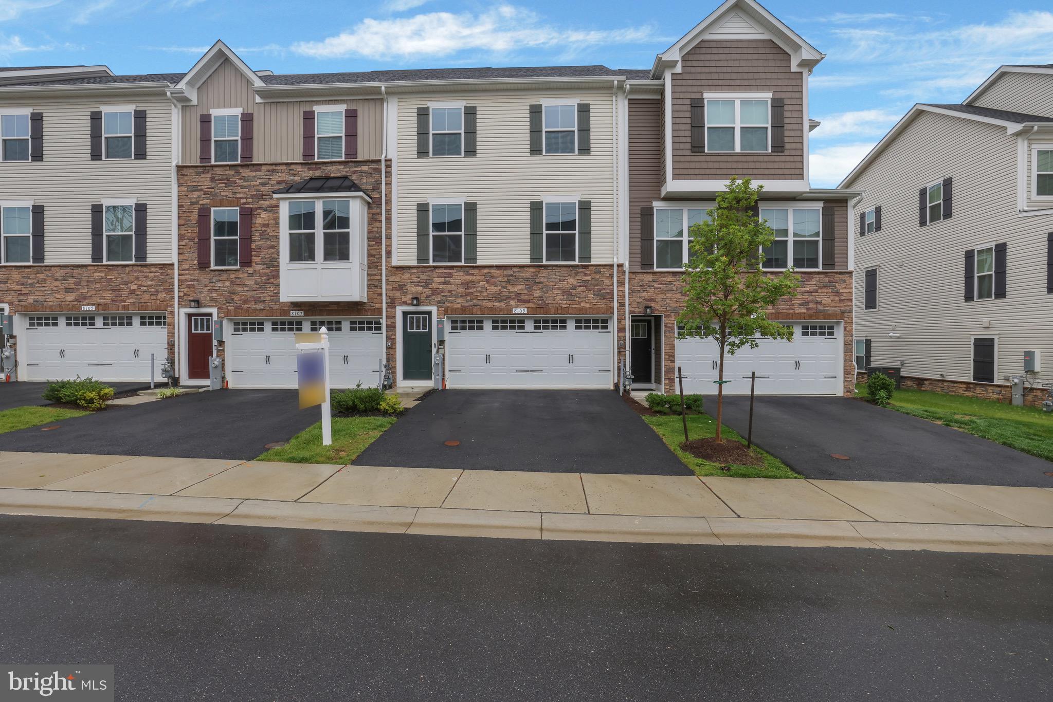 8109 PRIMROSE LANE