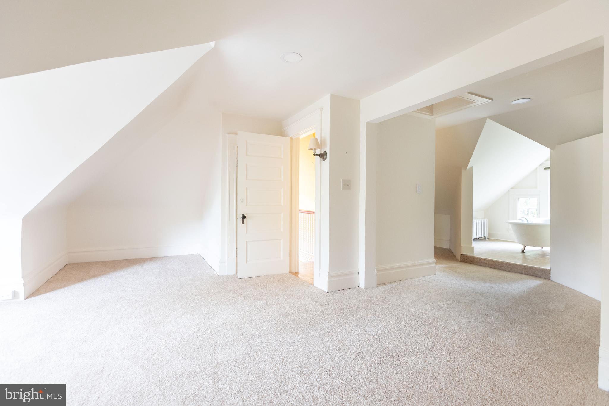 ROLAND PARK - Residential