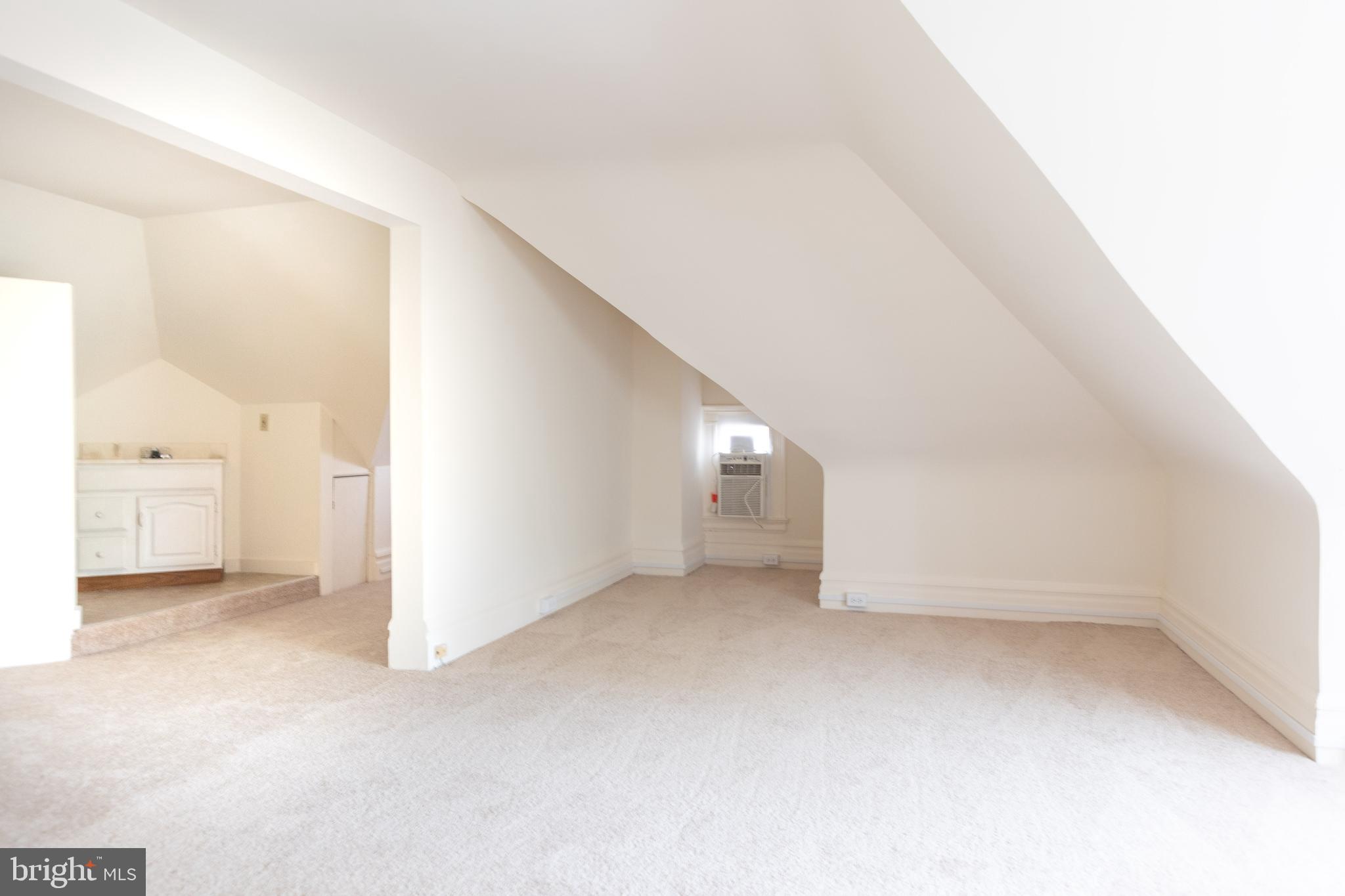 ROLAND PARK - Residential