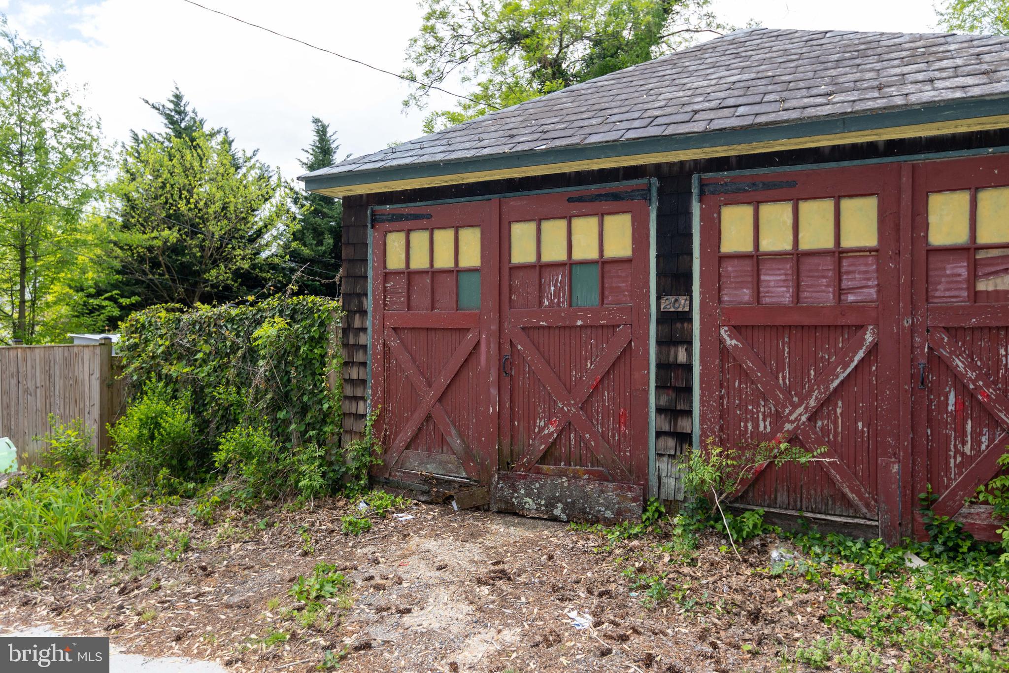 ROLAND PARK - Residential