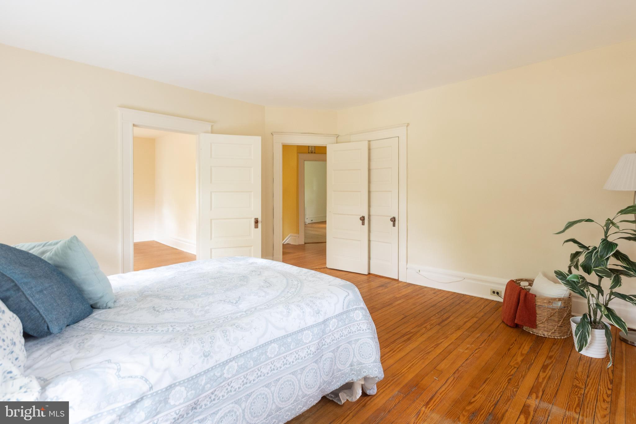 ROLAND PARK - Residential