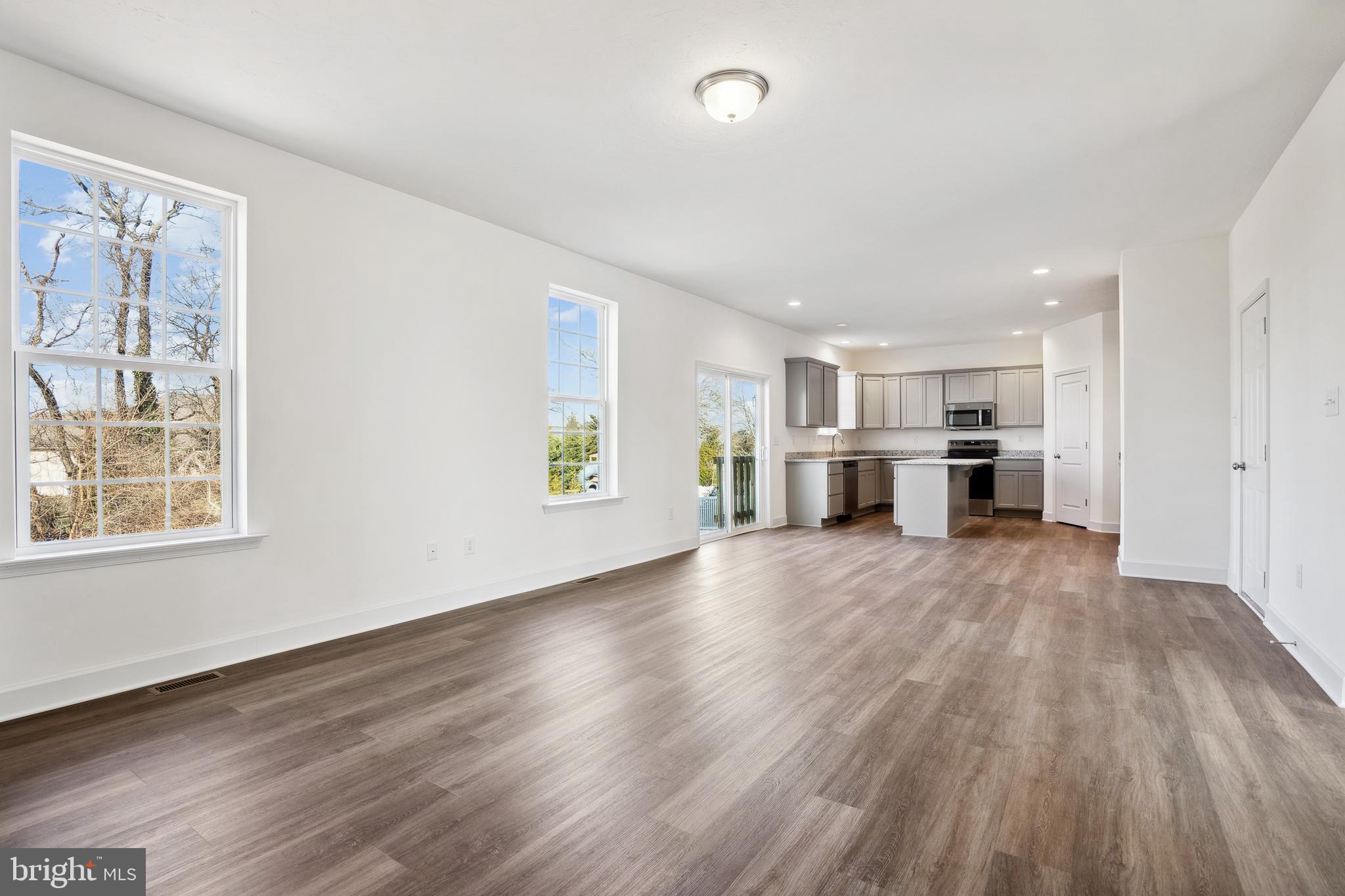 EAGLE ROCK - Residential