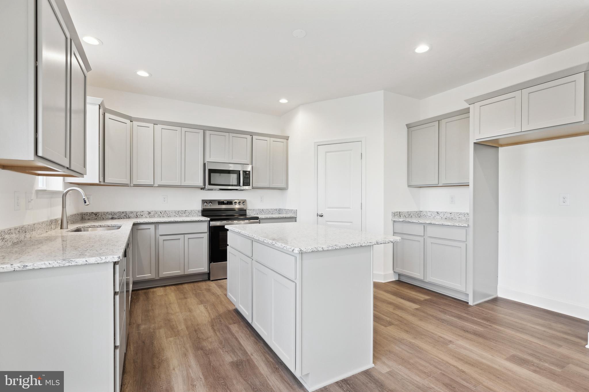 EAGLE ROCK - Residential