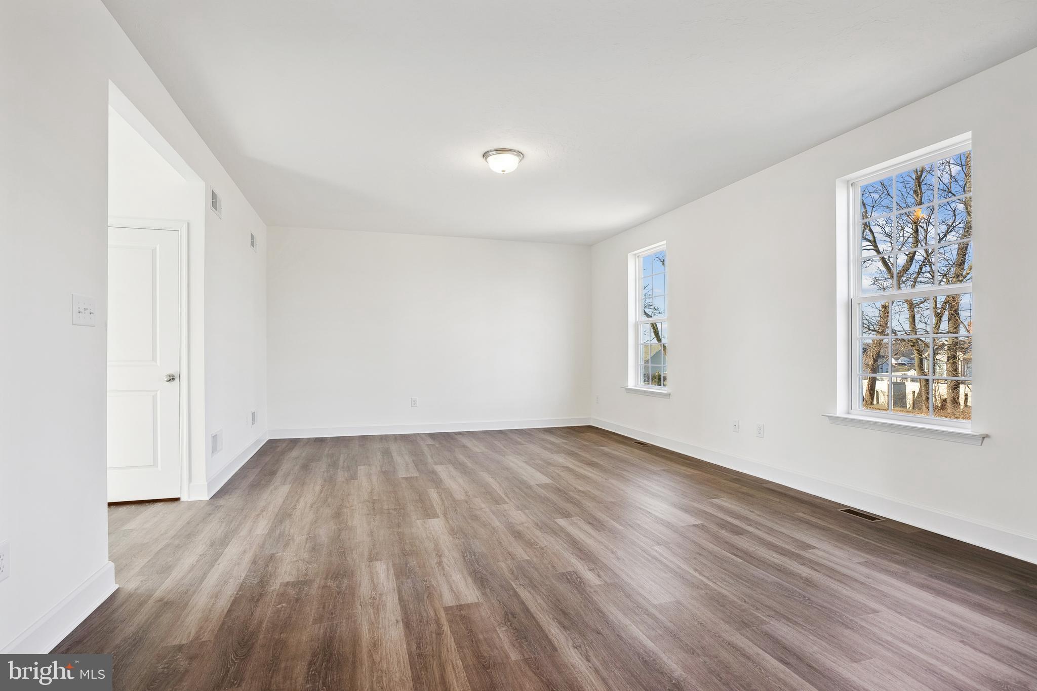 EAGLE ROCK - Residential