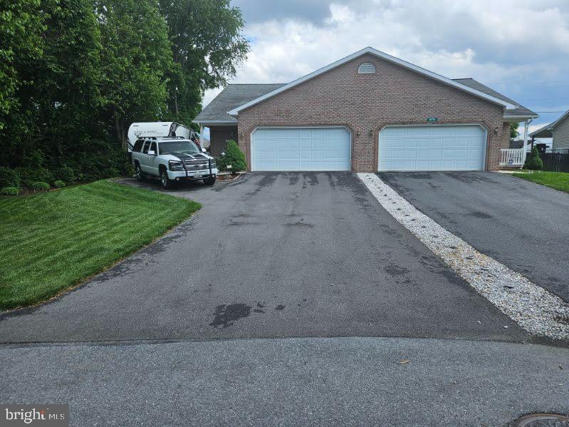 MISSION HILLS - Residential