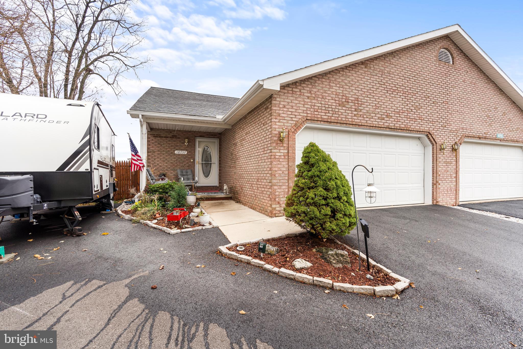 MISSION HILLS - Residential