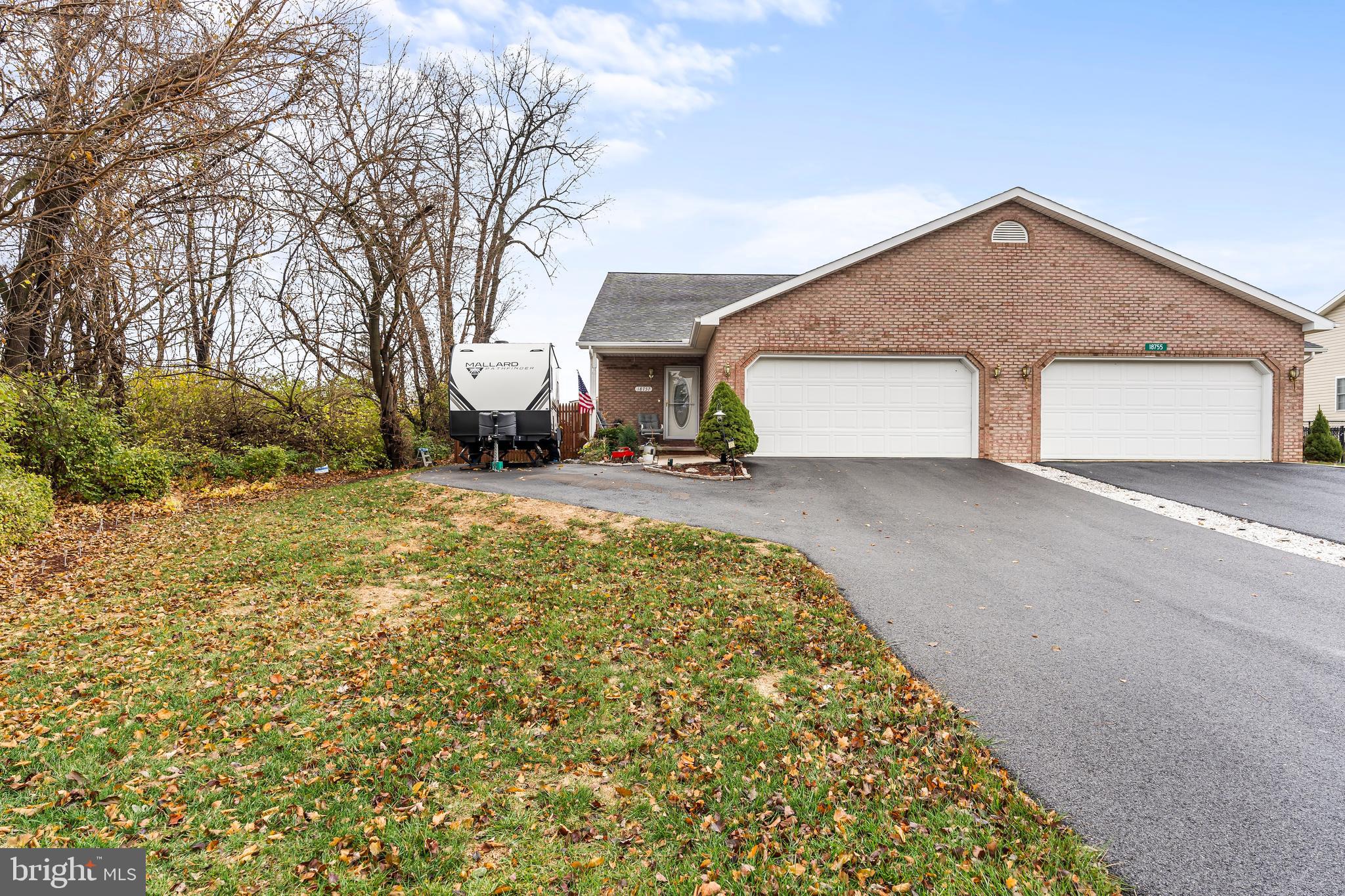 MISSION HILLS - Residential