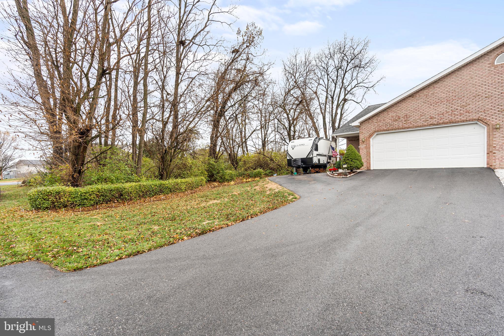 MISSION HILLS - Residential