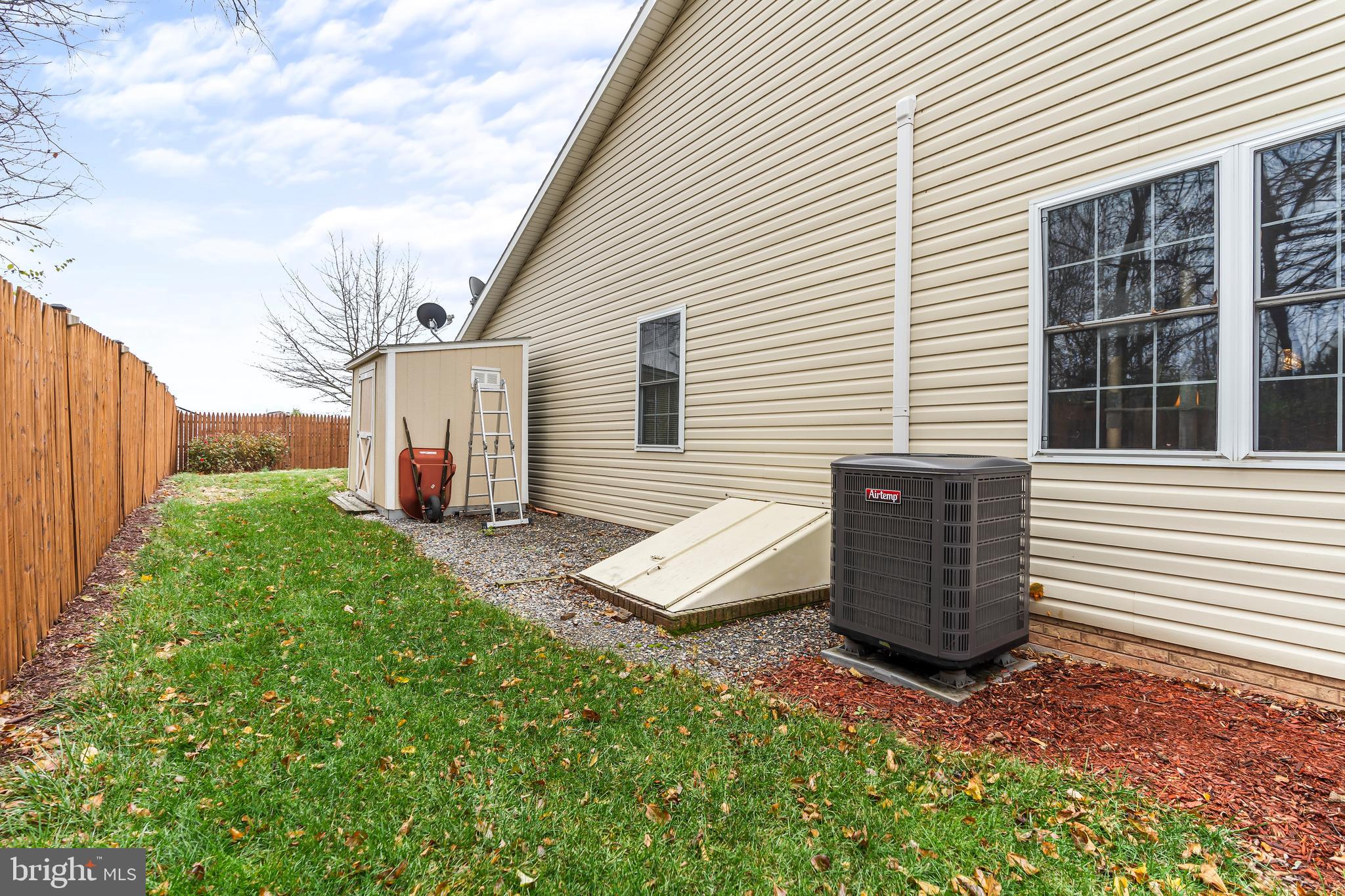 MISSION HILLS - Residential