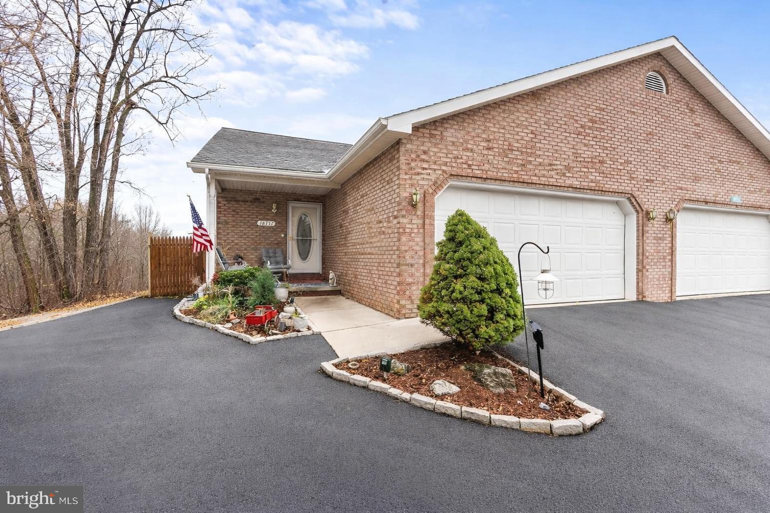 MISSION HILLS - Residential