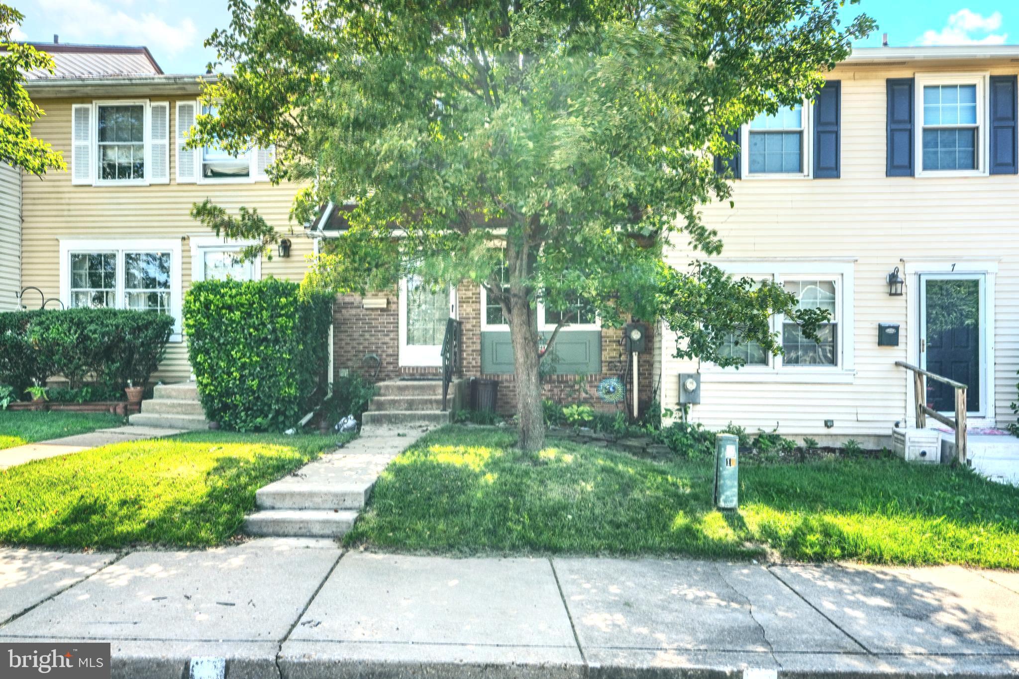 KINGS COURT - Residential Lease