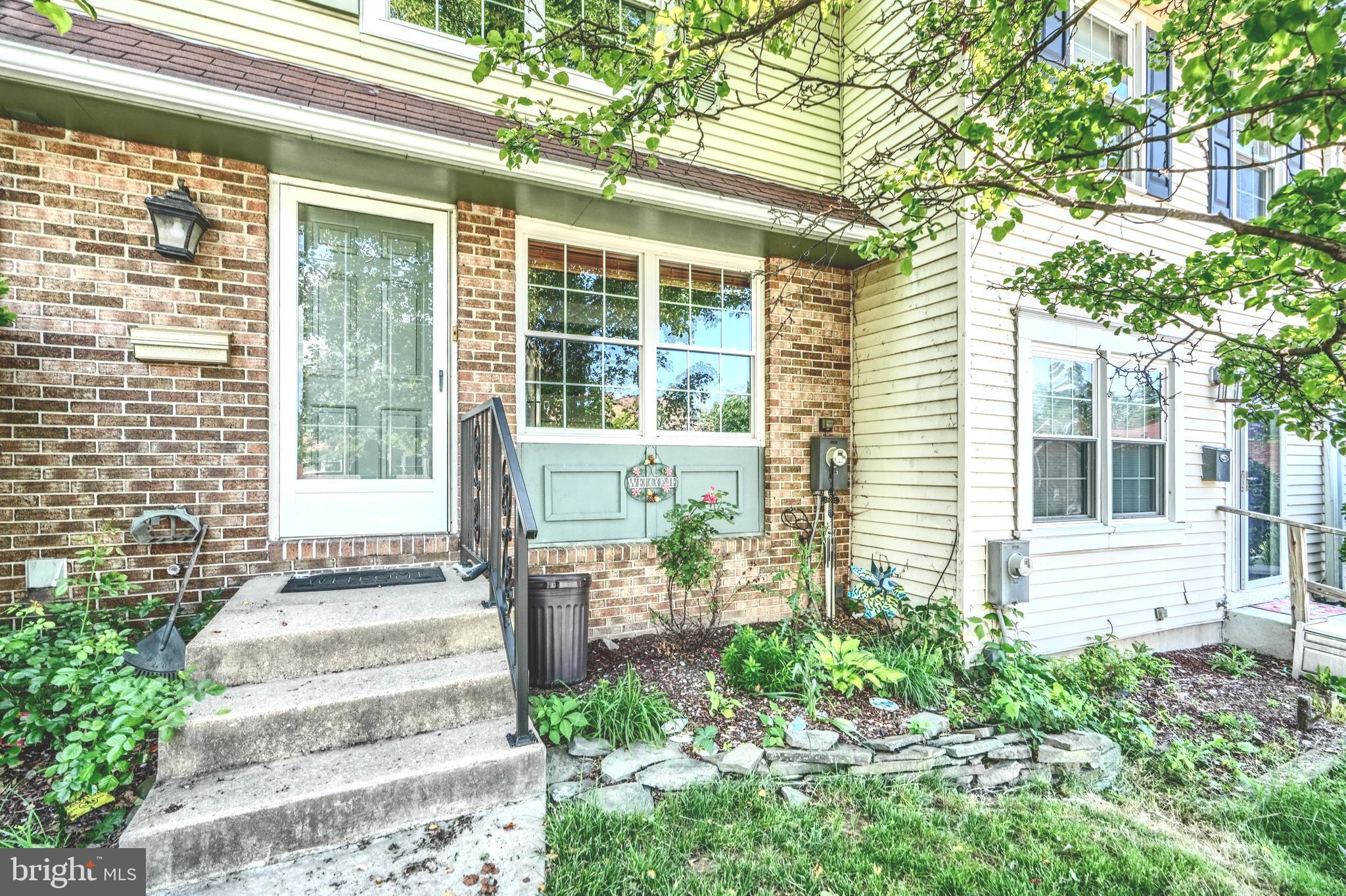 KINGS COURT - Residential Lease