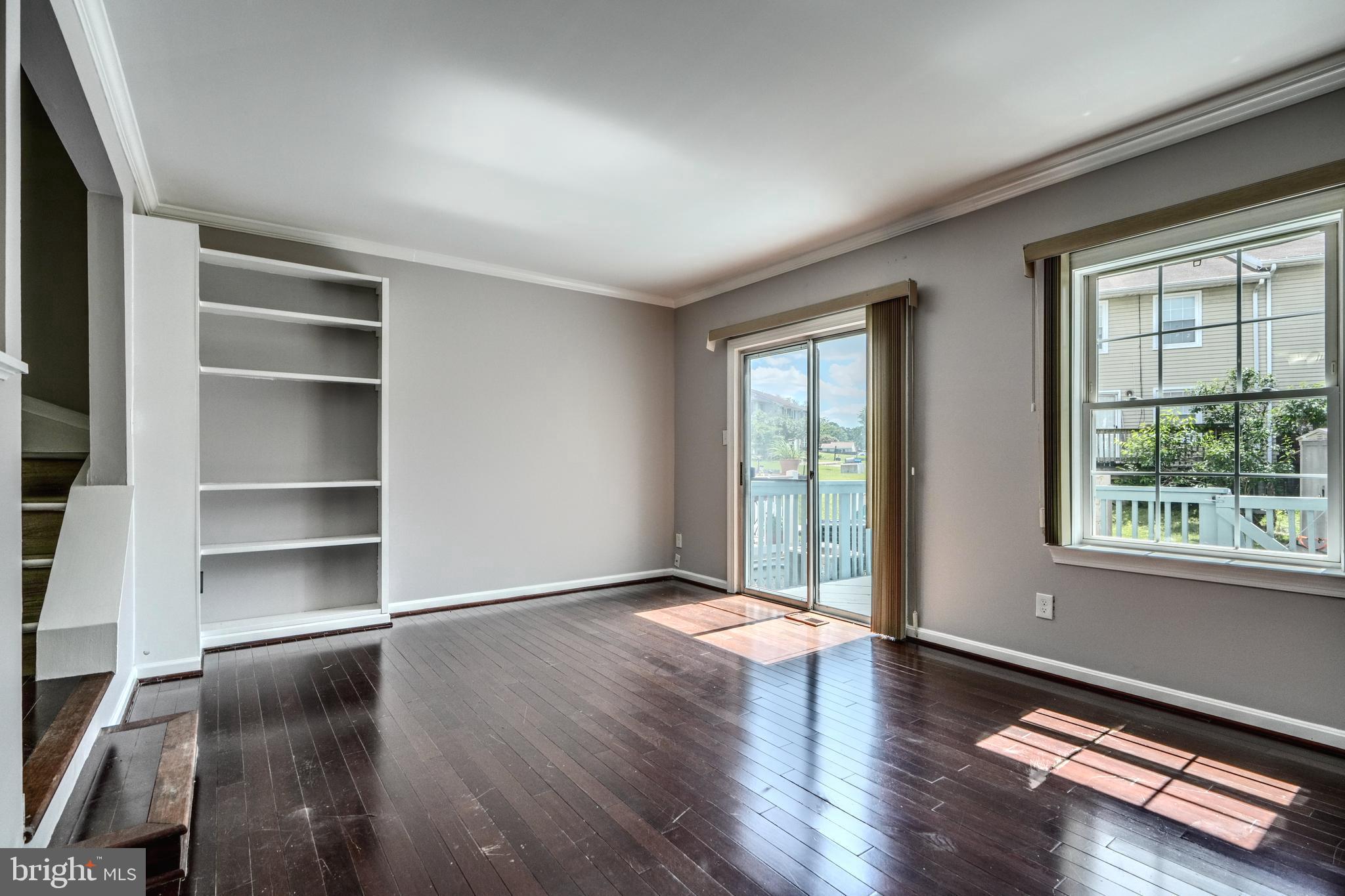 KINGS COURT - Residential Lease