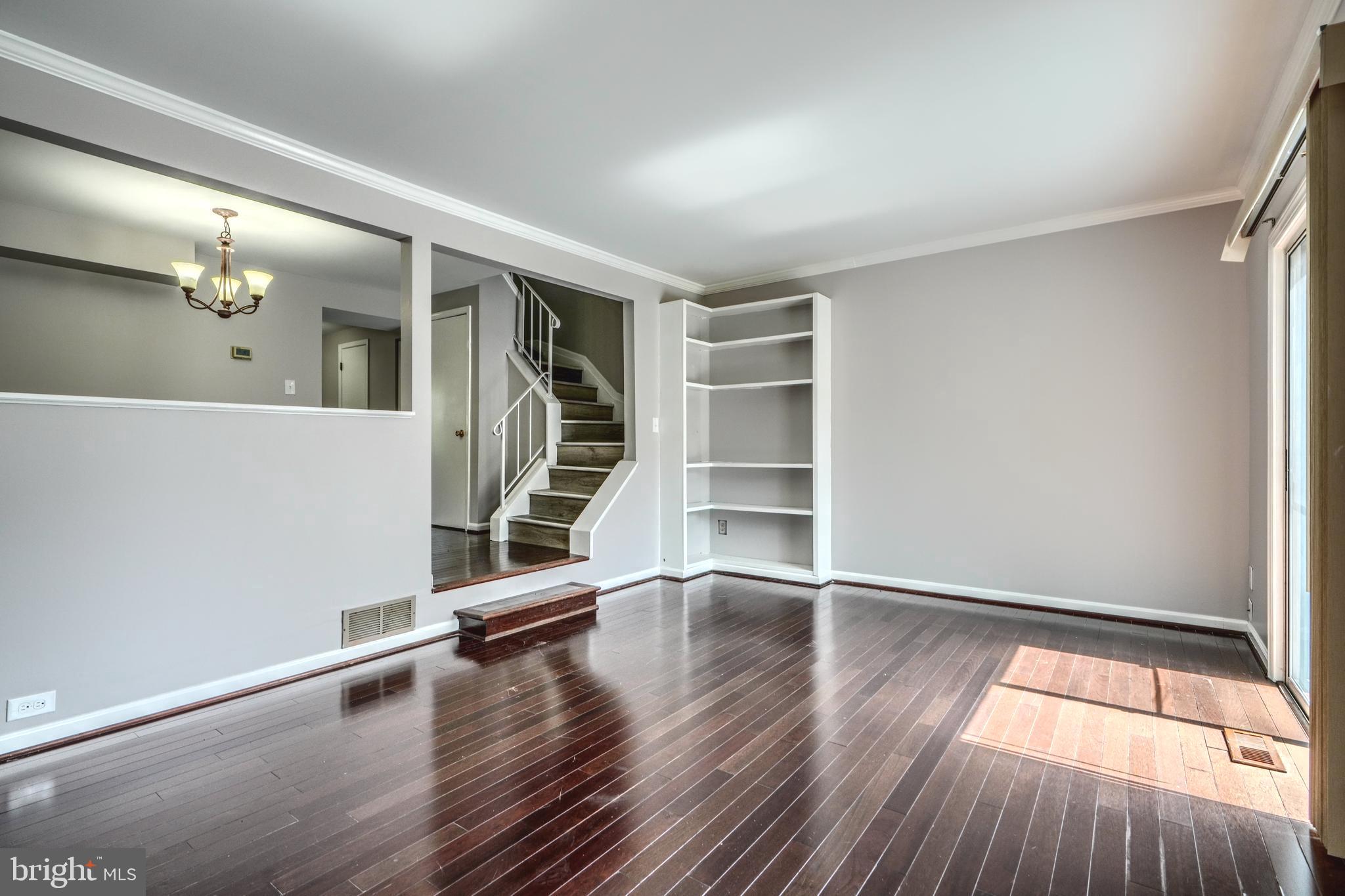 KINGS COURT - Residential Lease
