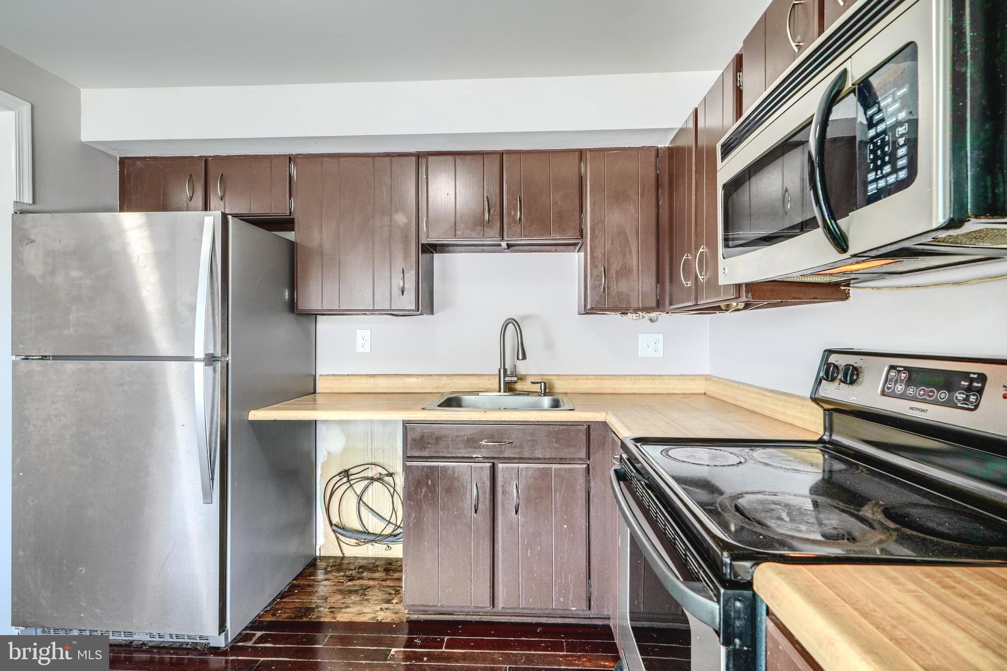 KINGS COURT - Residential Lease