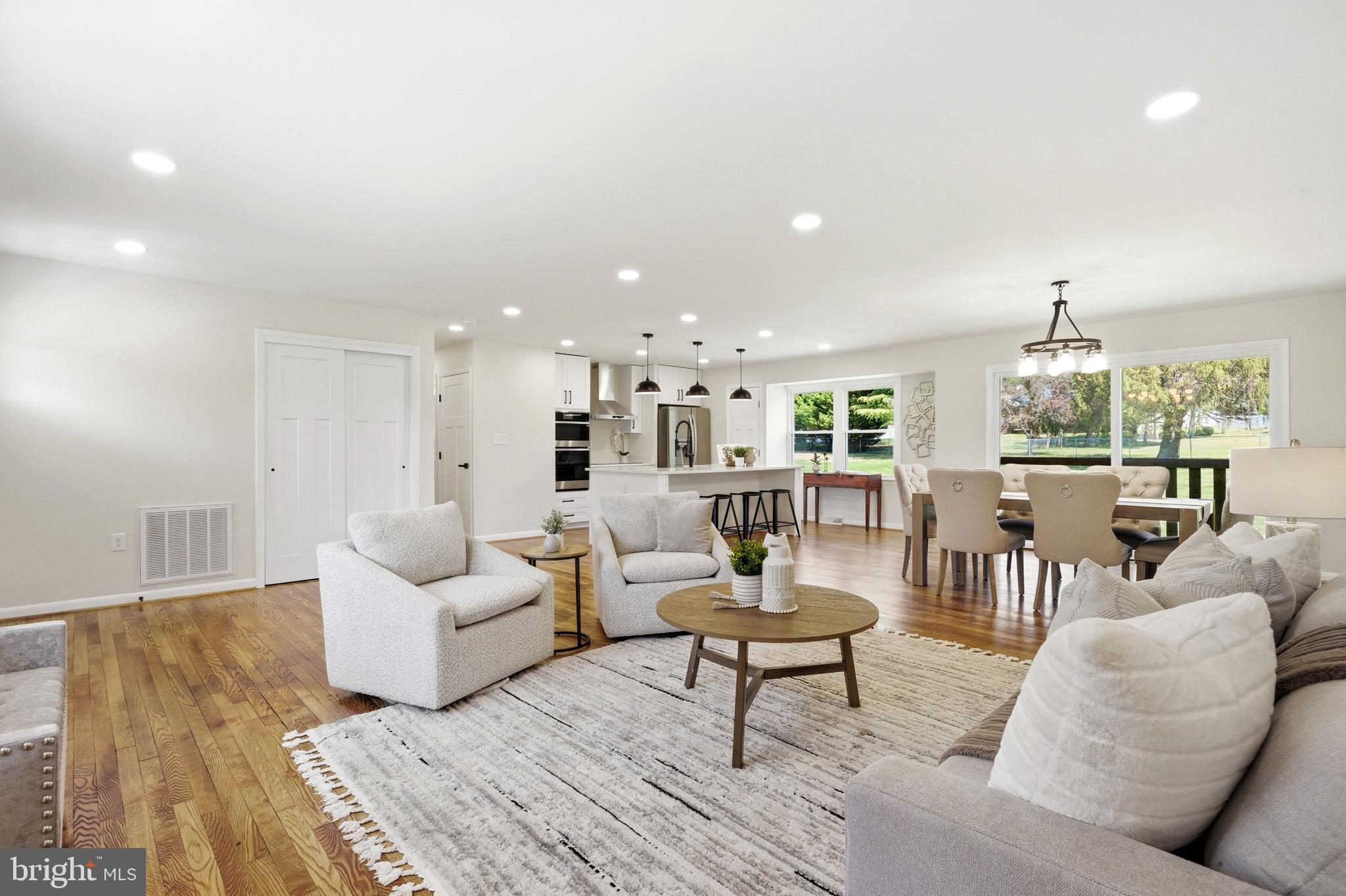 SOCIETY HILL - Residential