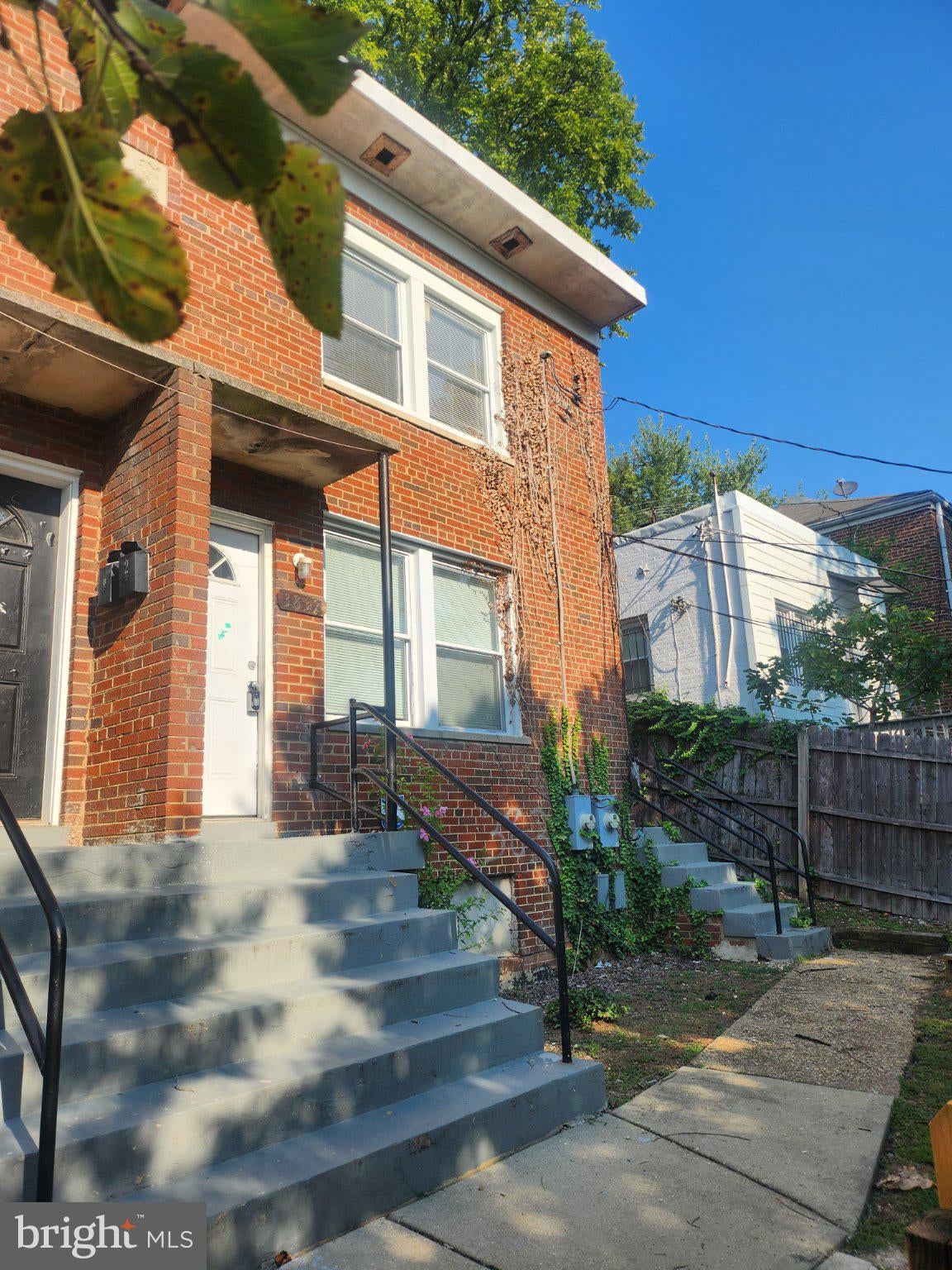 3837 1ST STREET SE