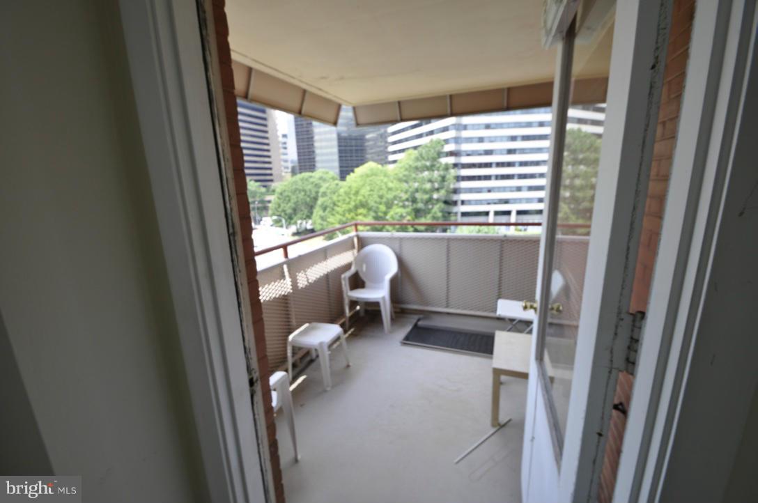 RIVER PLACE - Residential Lease