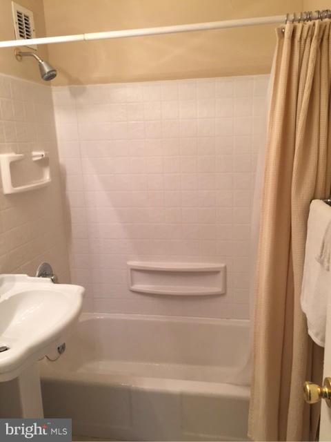 1121 ARLINGTON BOULEVARD 842