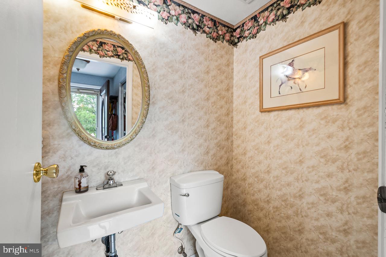 POINT OF WOODS - Residential