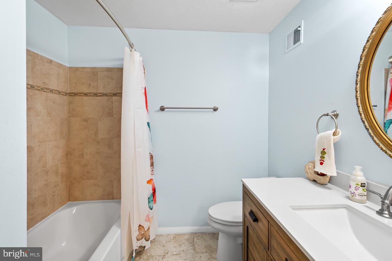 POINT OF WOODS - Residential