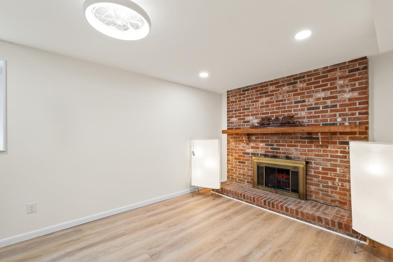 POINT OF WOODS - Residential