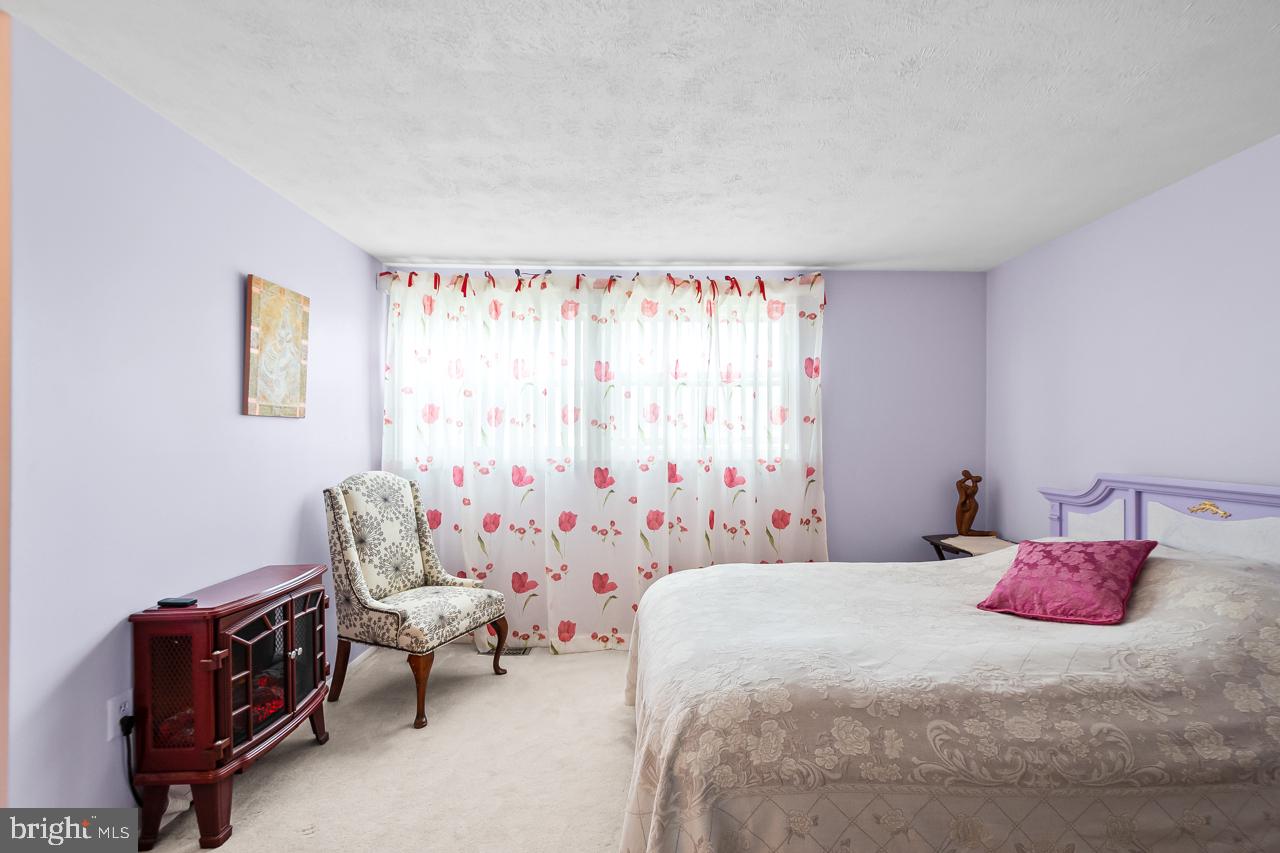 POINT OF WOODS - Residential