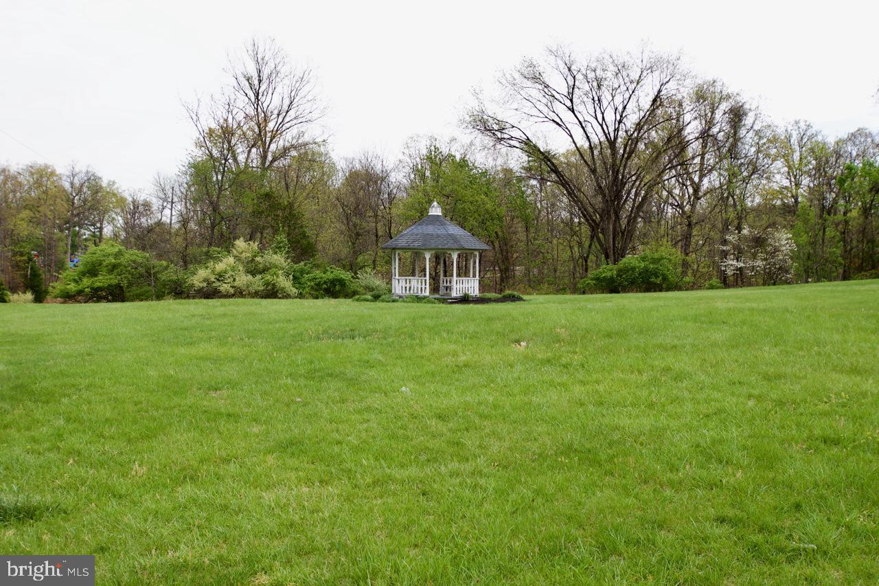 POINT OF WOODS - Residential